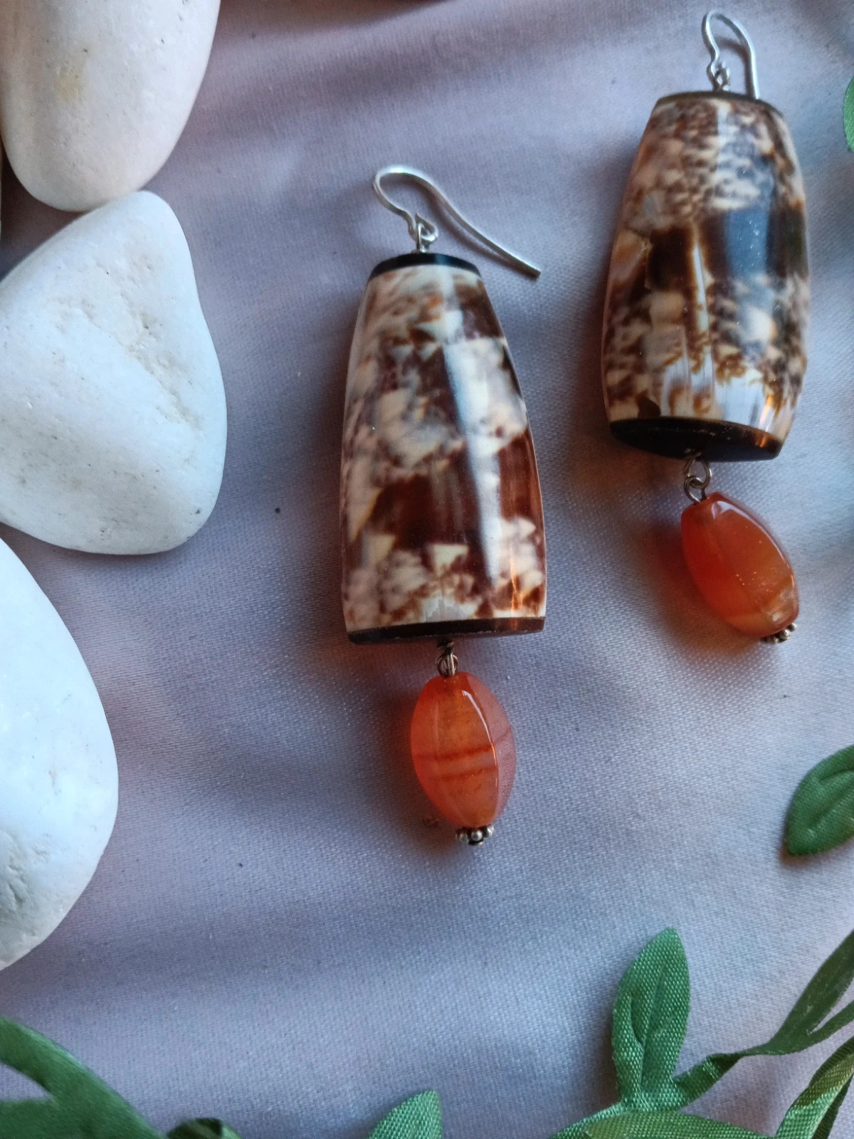 Vintage Boho Cone-Shaped Shell Earrings with Carnelian Accents – Boutique Bohéme 2