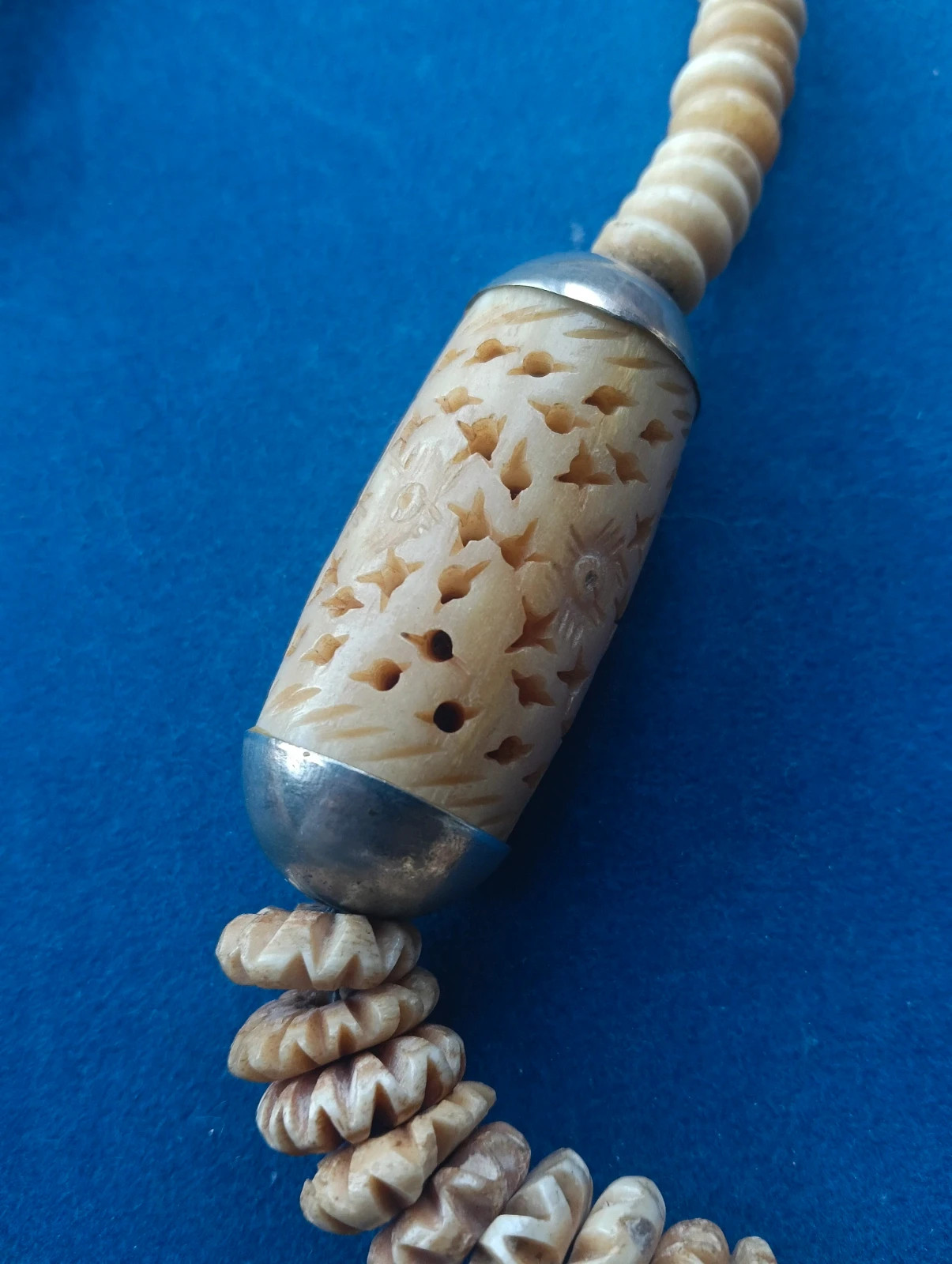 Exquisite vintage hand carved bone statement necklace with stunning pierced barrel beads – Stunning 5
