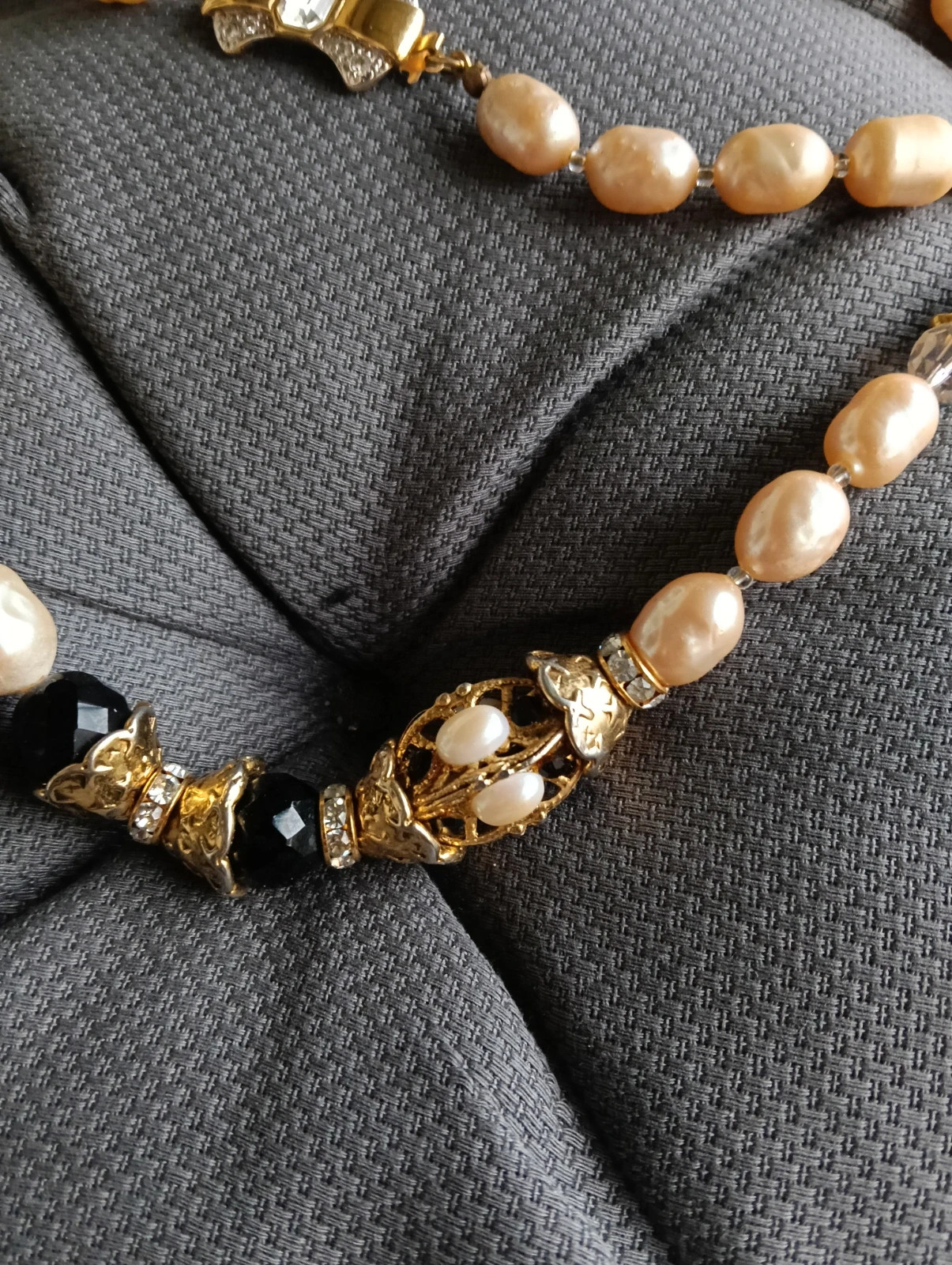 Vintage baroque Pearl with black Onix bow clasp – Vintage Love 2
