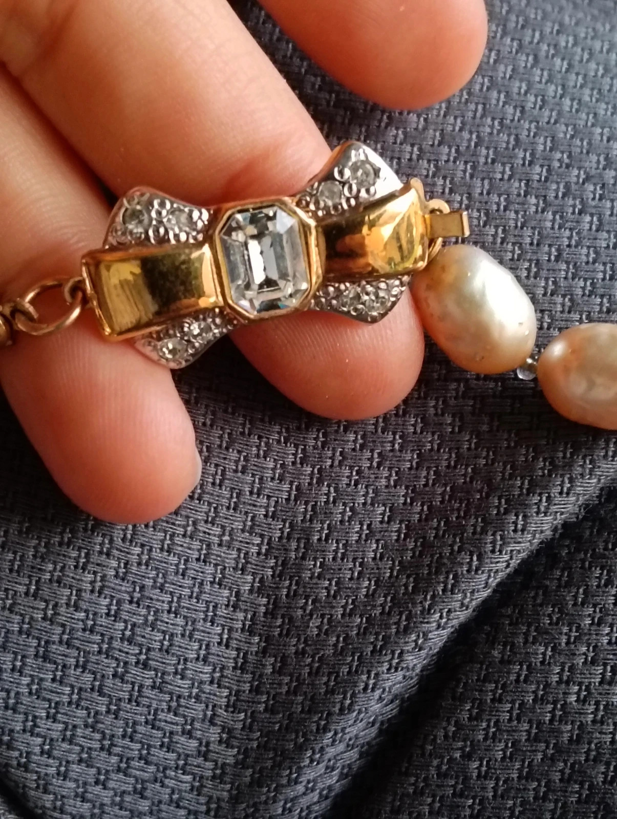 Vintage baroque Pearl with black Onix bow clasp – Vintage Love 4