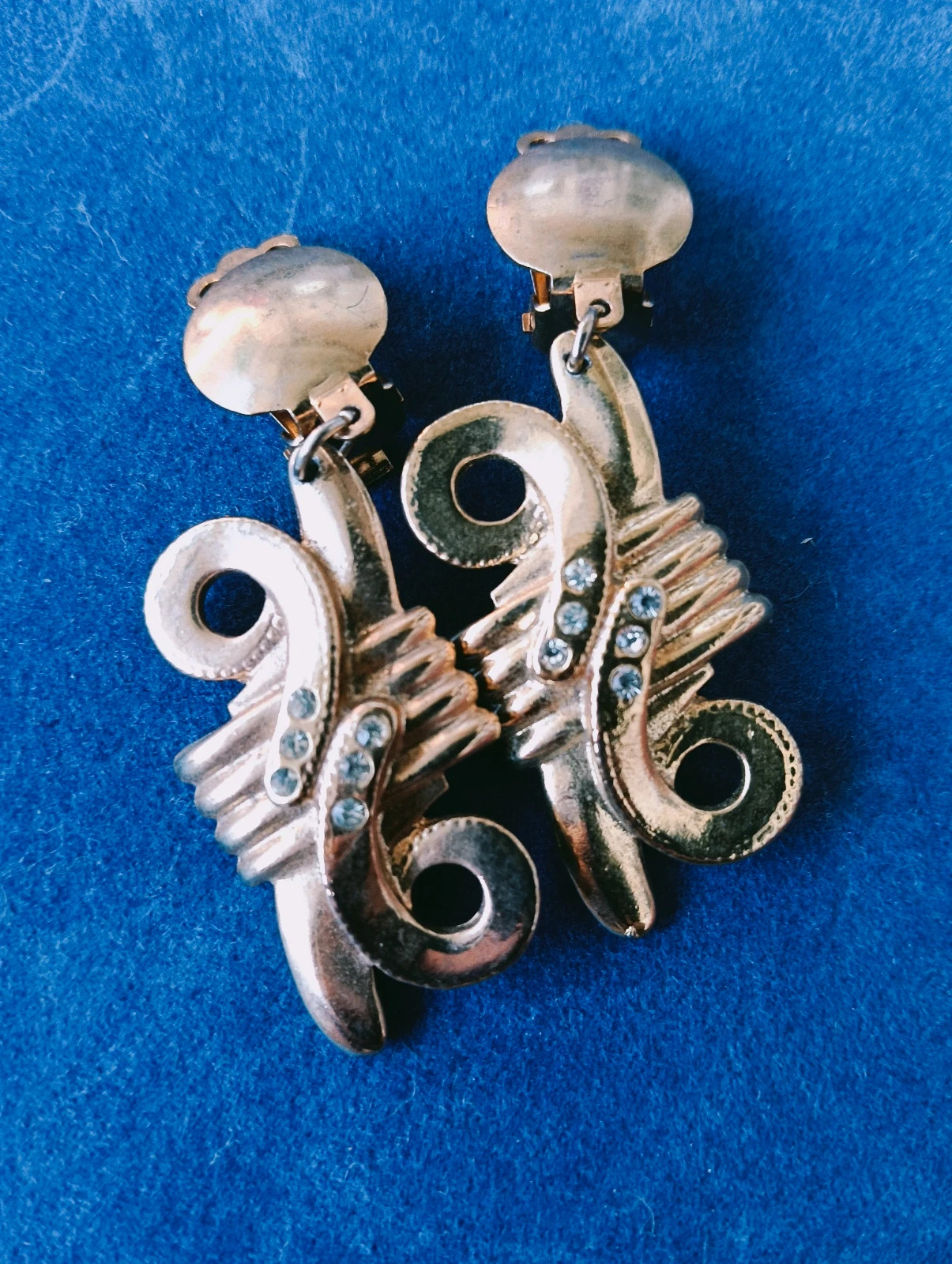 Vintage 80s abstract swirl clip earrings with crystal accents – Vintage Love 2