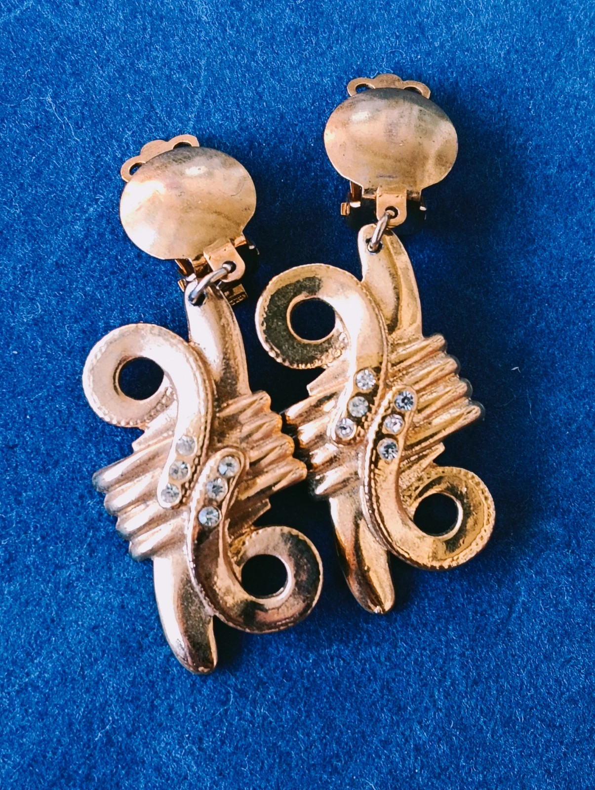 Vintage 80s abstract swirl clip earrings with crystal accents – Vintage Love 3