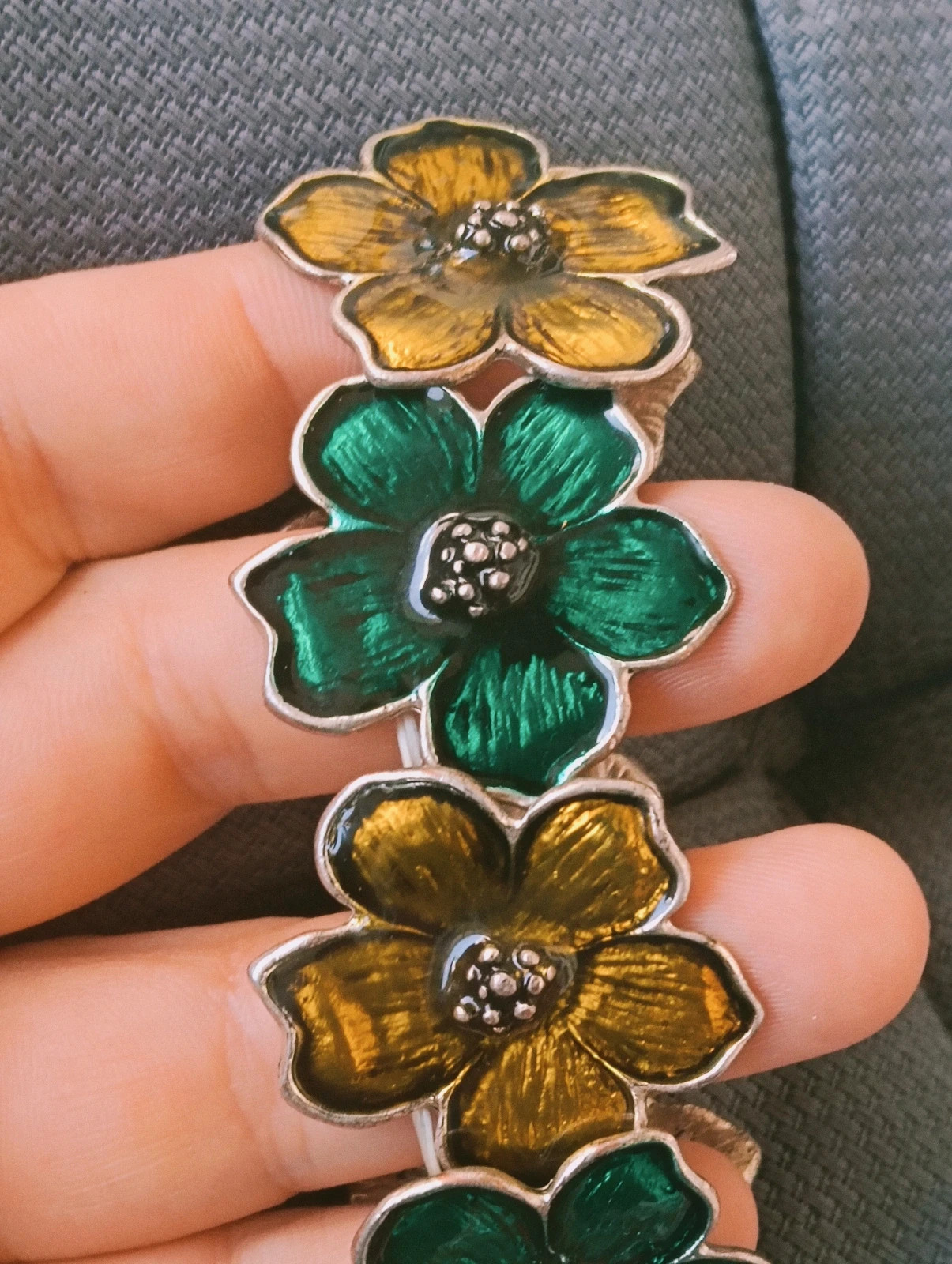 Vintage Green and yellow enamel flower Bracelet – Vintage Chic 4
