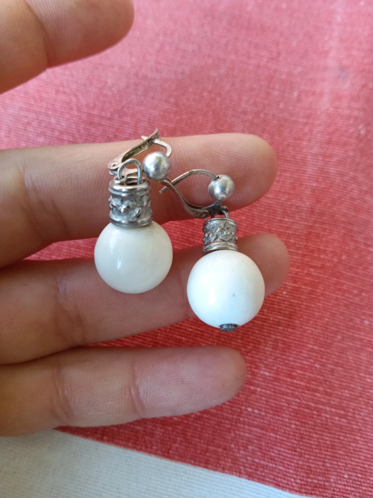 Bohemian tibetan cream pearl and silver tone earrings – Boheme 3