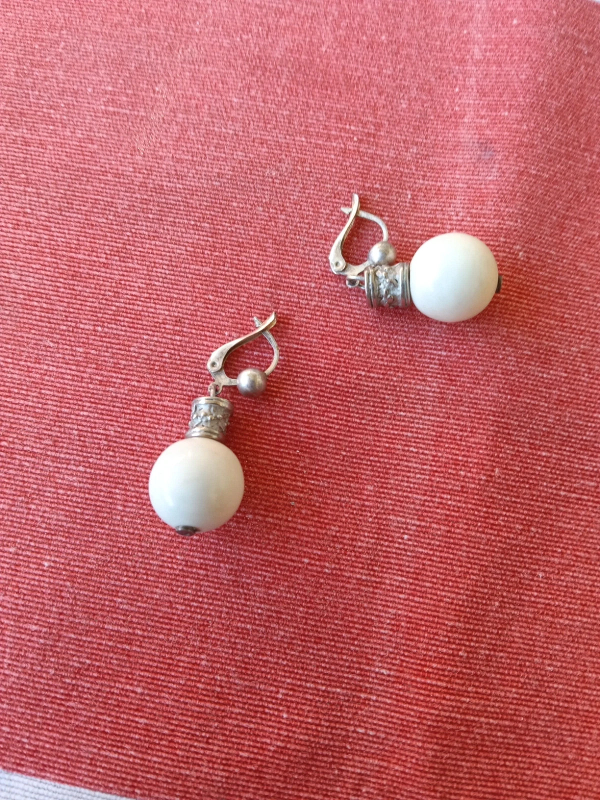 Bohemian tibetan cream pearl and silver tone earrings – Boheme 4