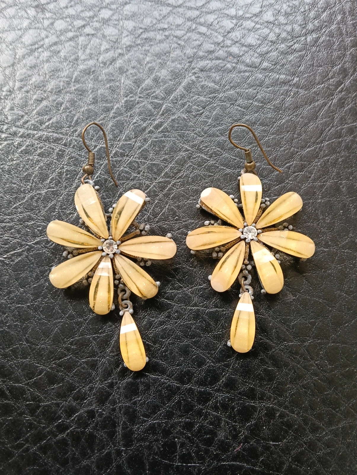 Vintage boho chic daisy drop earrings – Boheme 2