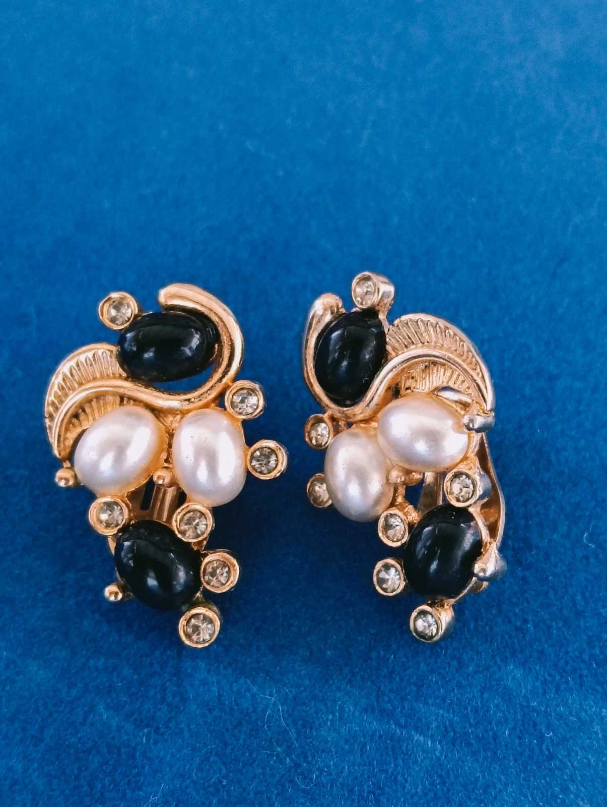 Vintage earrings faux pearl and black cabochon – Vintage Chic 3