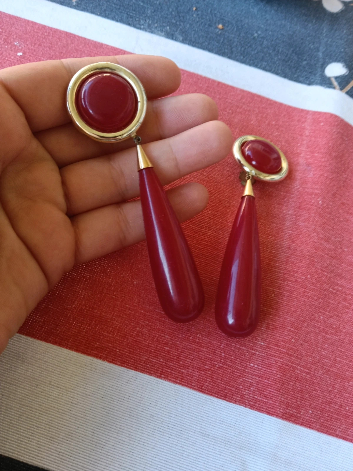 🔥SALE🔥Vintage Red resin maxi earrings – Vintage Dressing 2