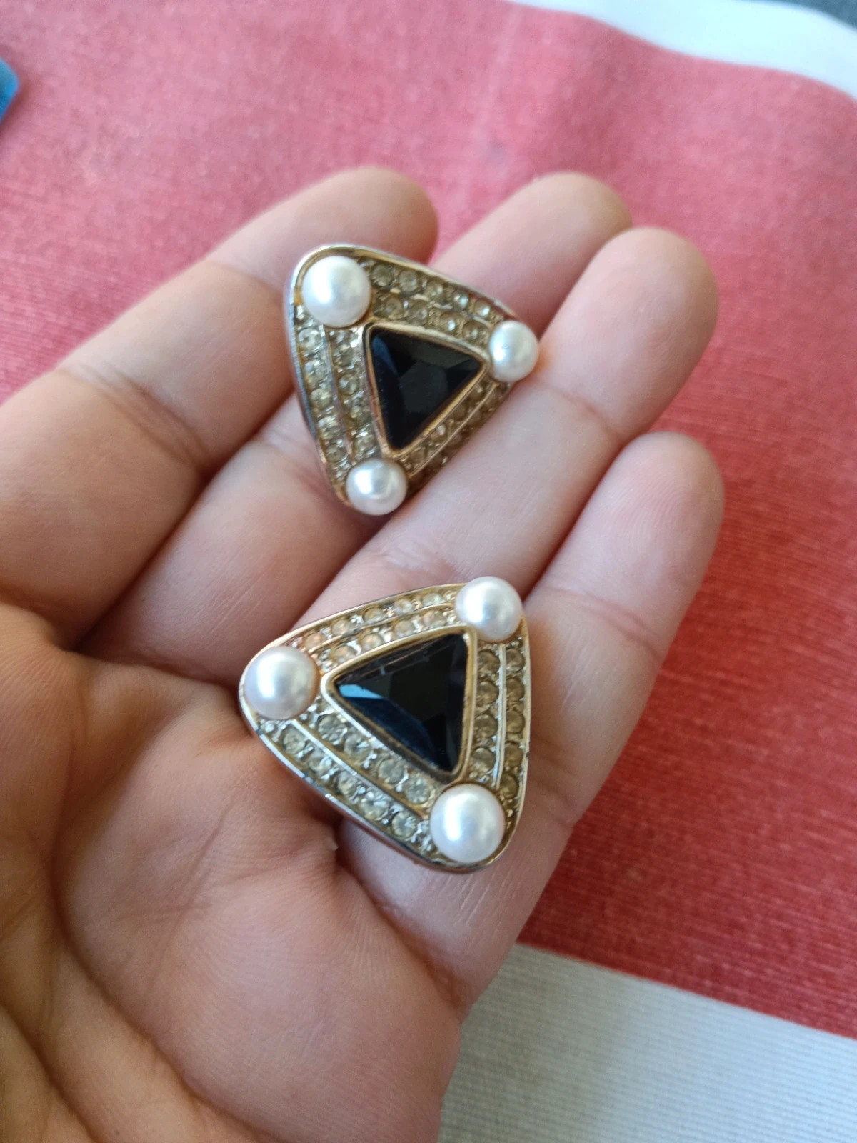 Vintage Doira triangle earrings – Vintage Boutique