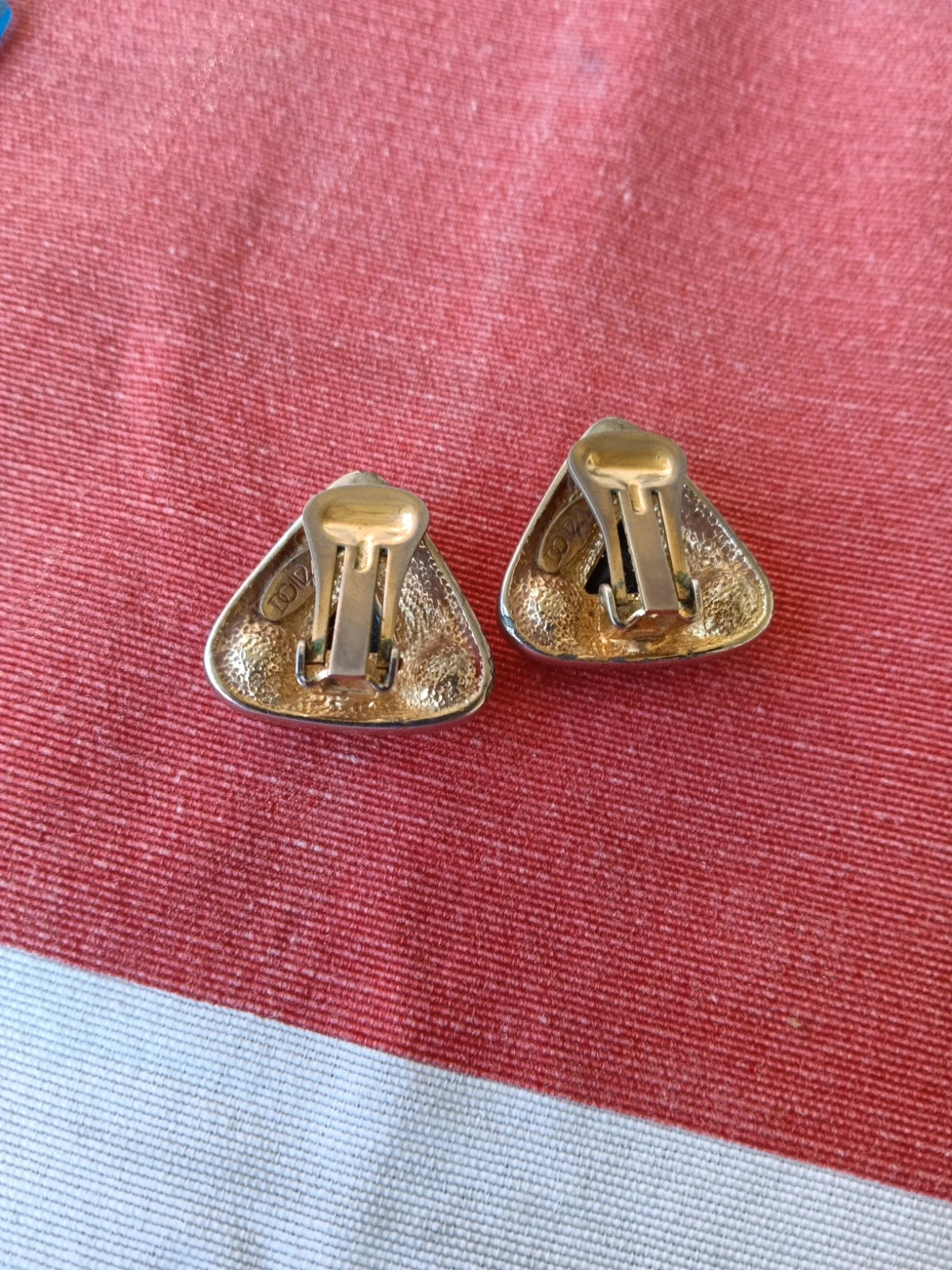 Vintage Doira triangle earrings – Vintage Boutique 3