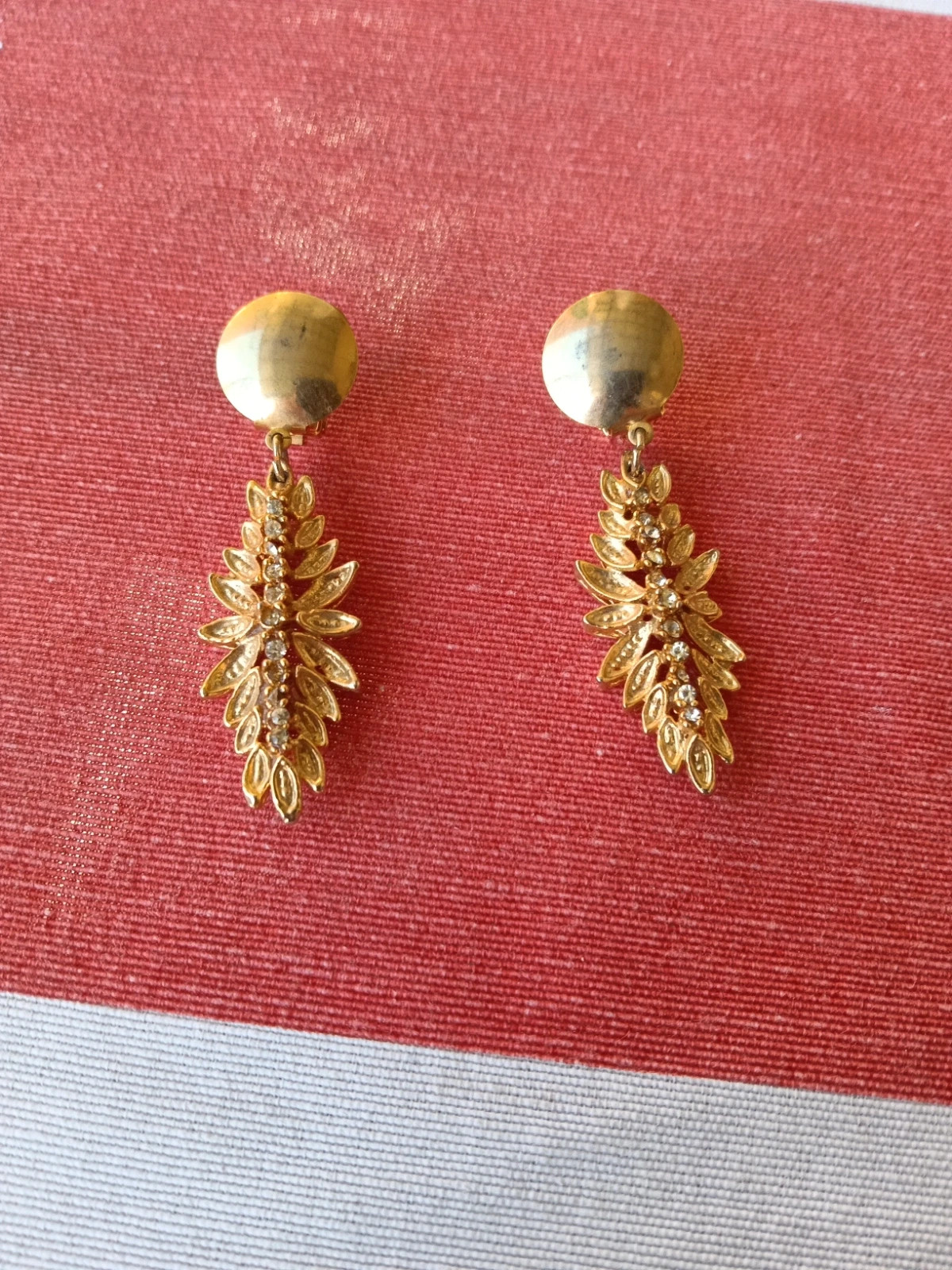Vintage leaf cluster clip earrings statement antique