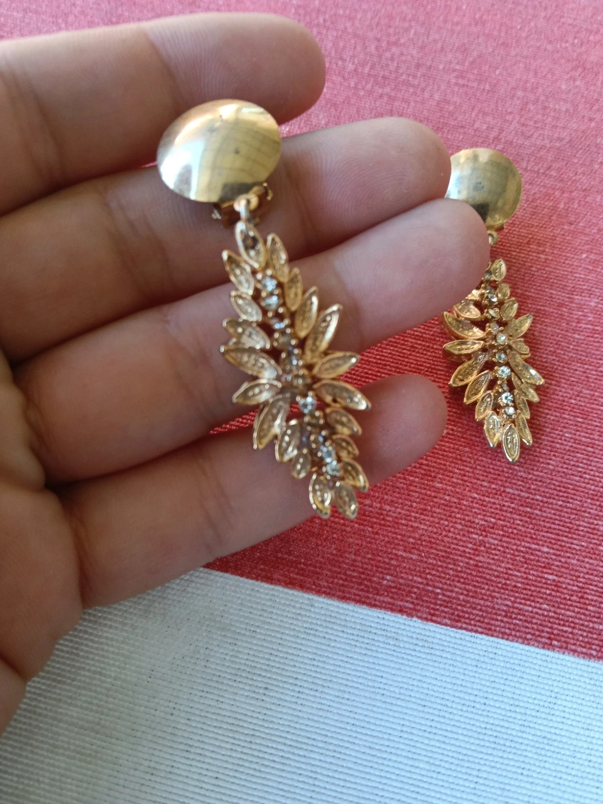 Vintage leaf cluster clip earrings statement antique – Vintage Chic 3