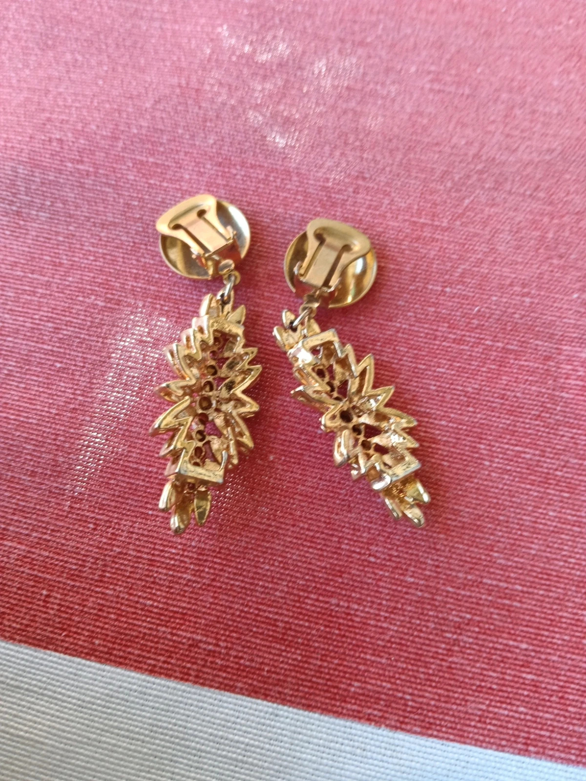 Vintage leaf cluster clip earrings statement antique – Vintage Chic 4