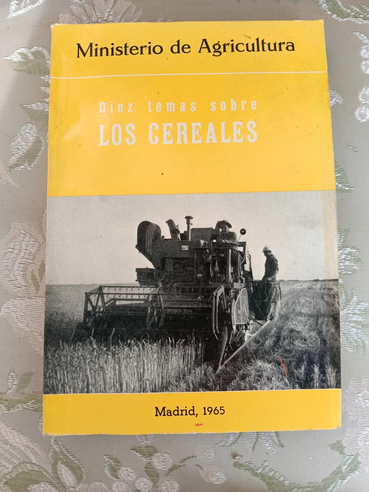 Lote 2 libros antiguos (1965) ministerio de agricultura malas hierbas y cereales – Ministerio de Agricultura 3
