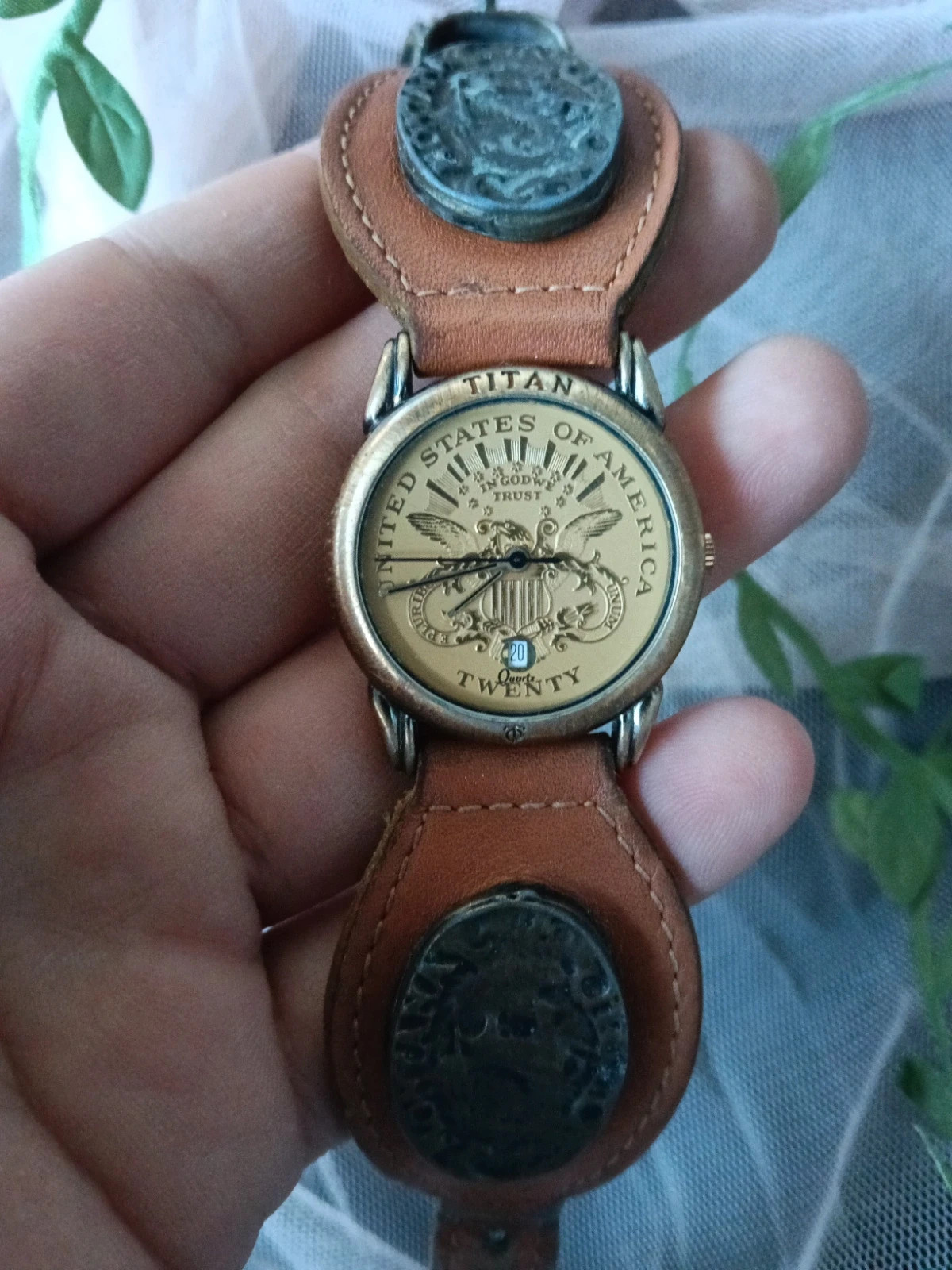 Ultra-rare vintage titan US coin medallion watch statement piece! – Titan – taille Jusqu'à 30 mm