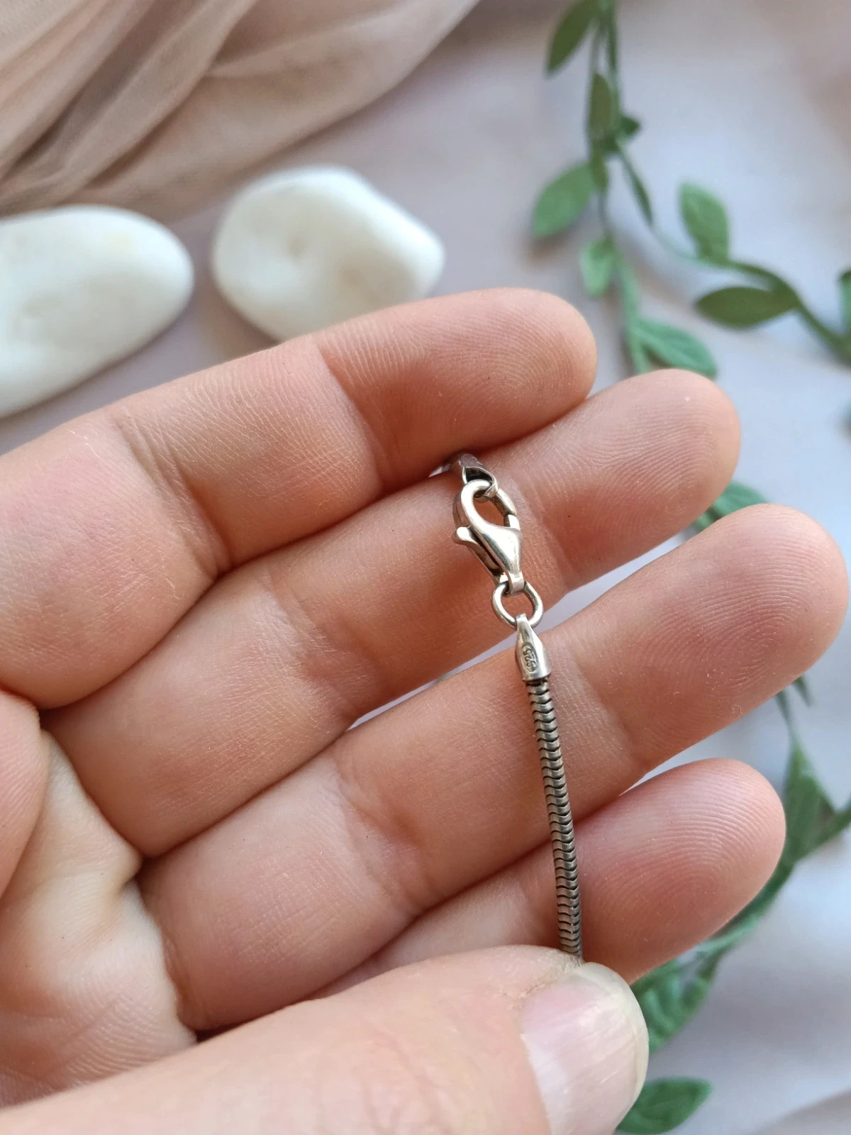 Vintage sterling silver geometric triskelion pendant with snake chain – Plata de Ley 5
