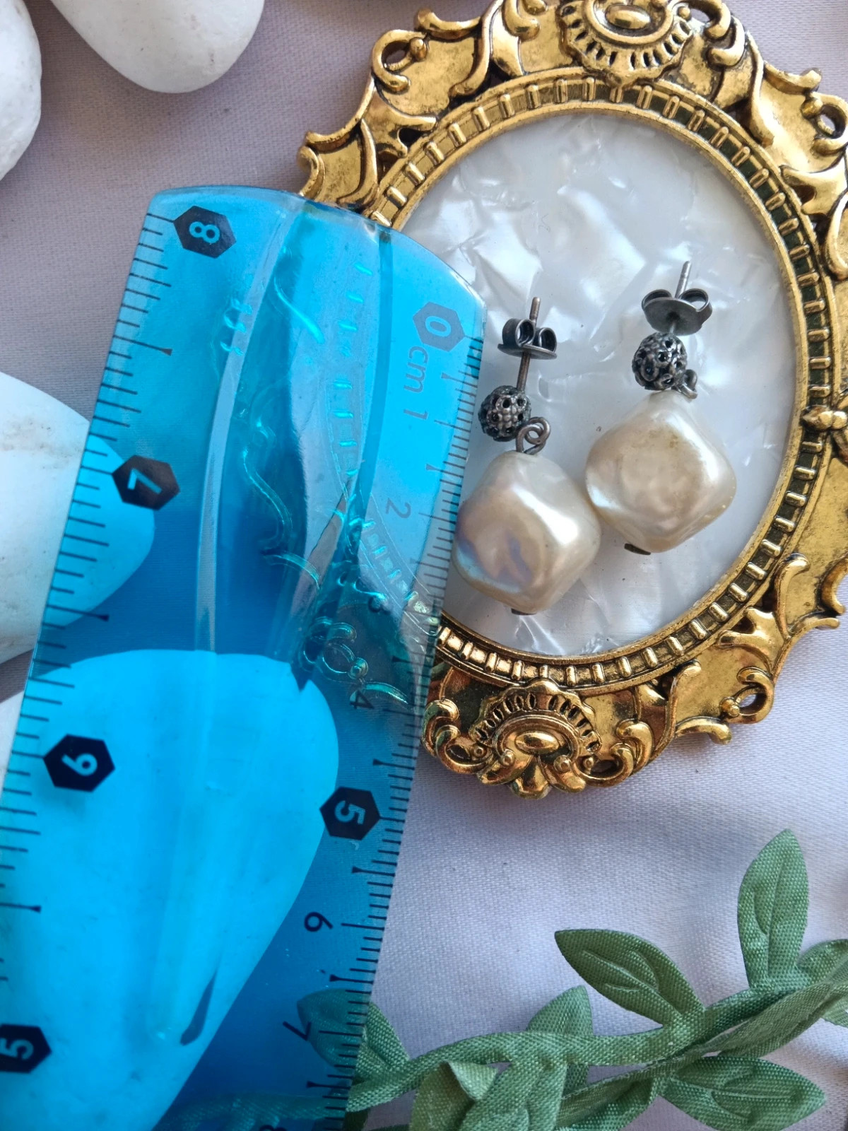Vintage baroque faux pearl drop earrings antique Ornate filigree studs – Vintage Chic 5