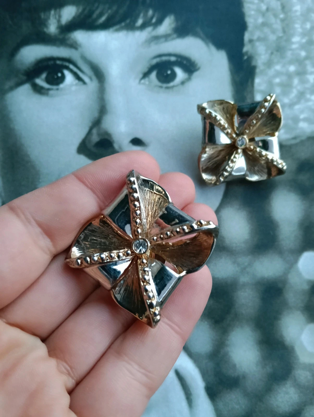 Elegant vintage Les Bernad Style silver plated clip on earrings – Couture 3