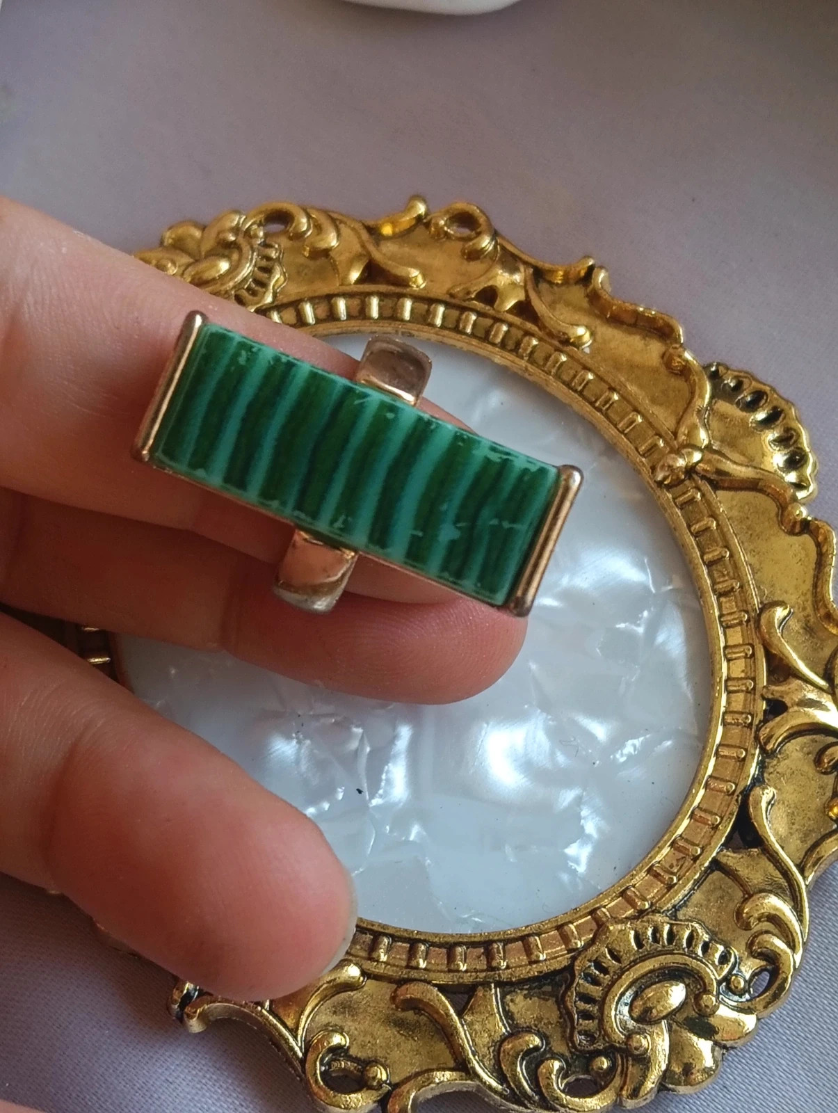 🔥Last price🔥Vintage statement maxi ring rectangular banded faux Green malachite – Vintage Chic – taille 16,9 mm 2