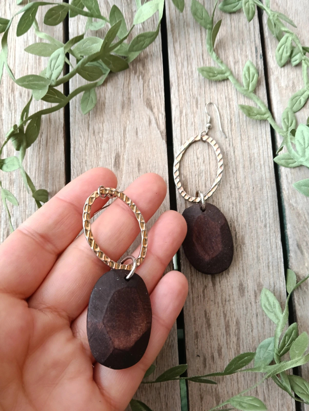 Bohemian hand carvet dark wood hammered gold oval drop earrings – Boutique Bohéme 3