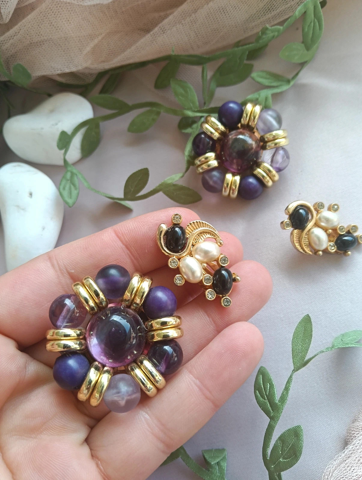 Bundle two vintage earrings purple and gold tone
