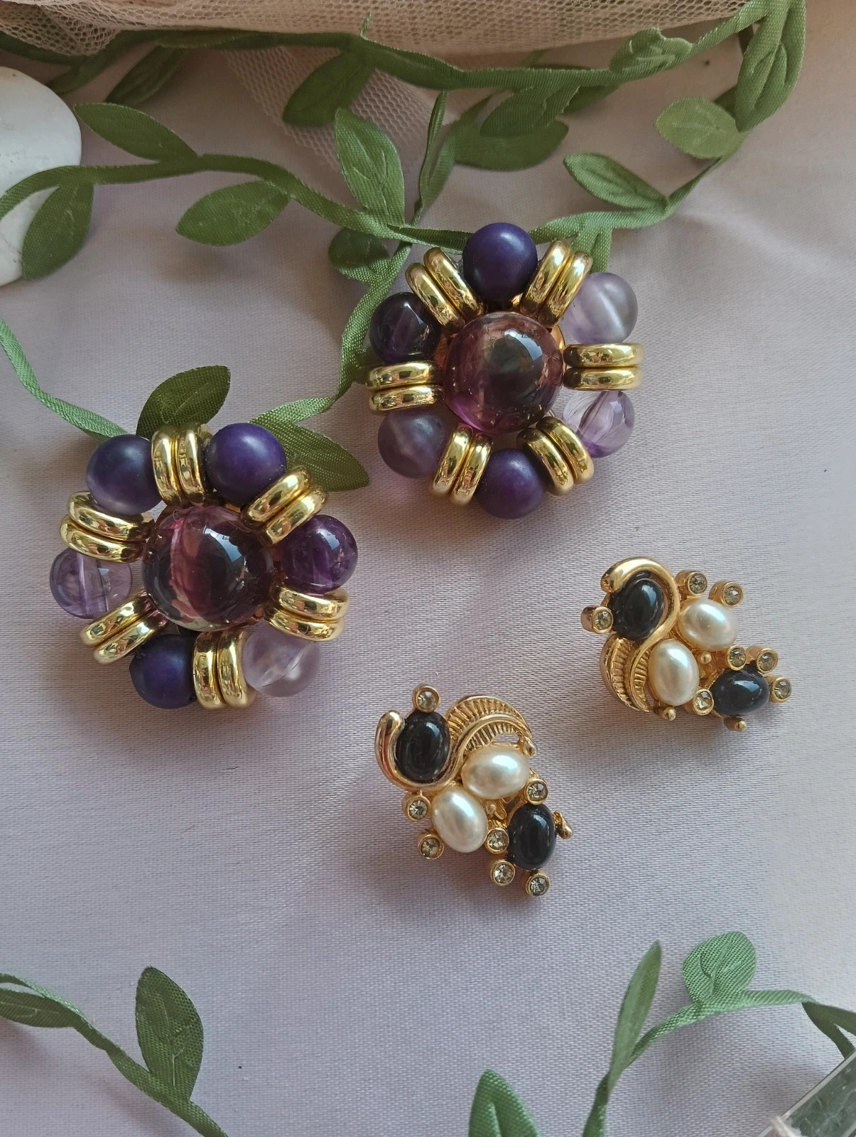 Bundle two vintage earrings purple and gold tone – Couture 2