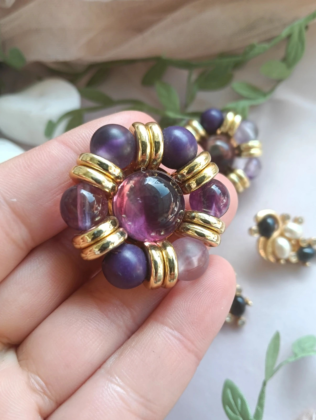 Bundle two vintage earrings purple and gold tone – Couture 3