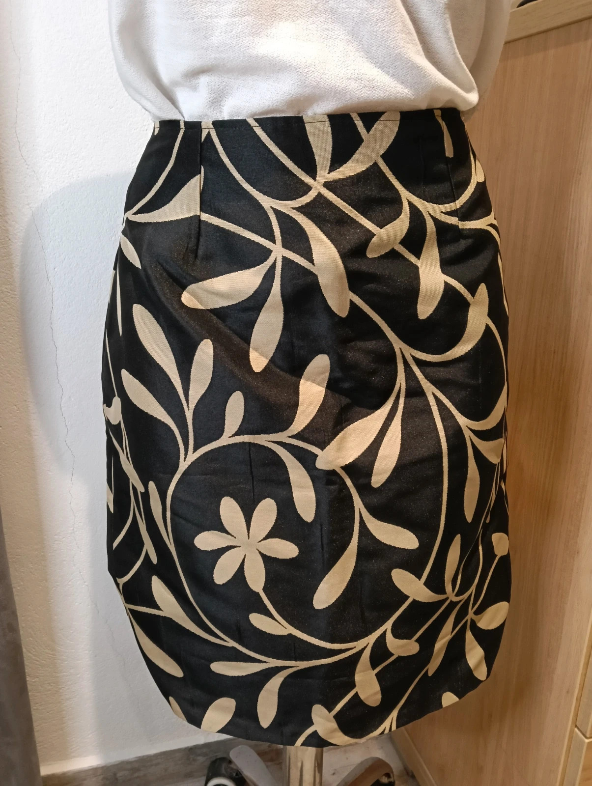 Vintage black beige floral jacquard pencil skirt – Vintage Dressing – taille M / 38 / 10 3