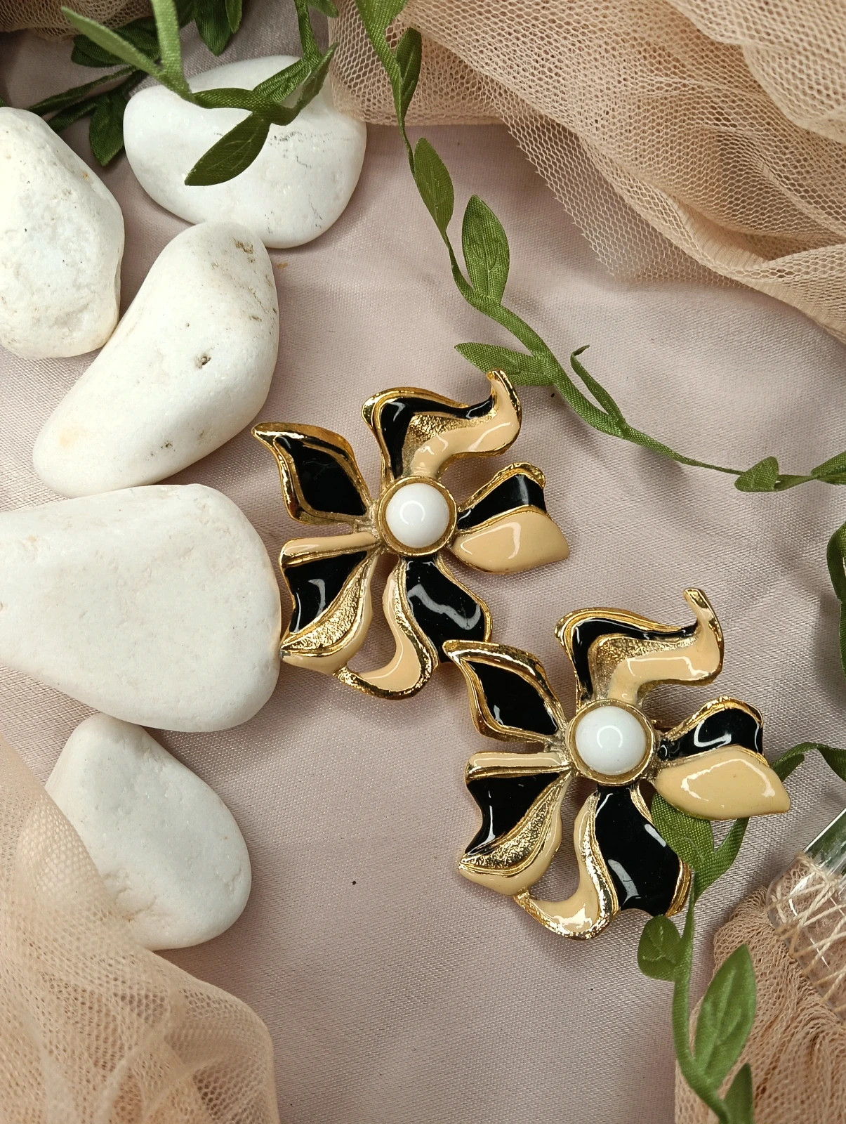 Maxi earrings vintage flower clip-on statement – Vintage Love 3