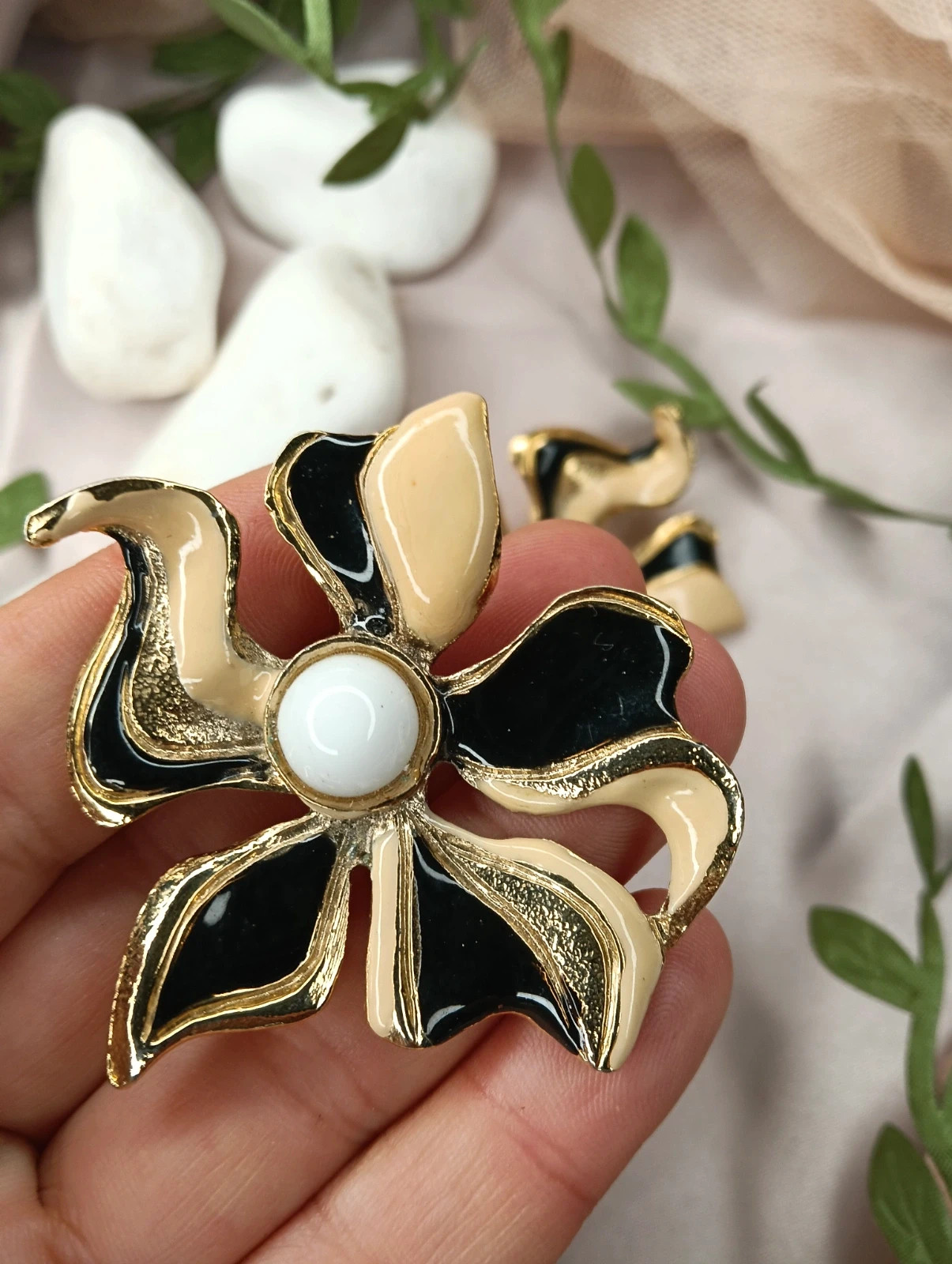 Maxi earrings vintage flower clip-on statement – Vintage Love 4