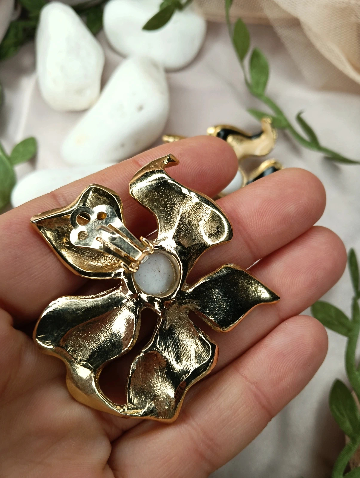 Maxi earrings vintage flower clip-on statement – Vintage Love 5