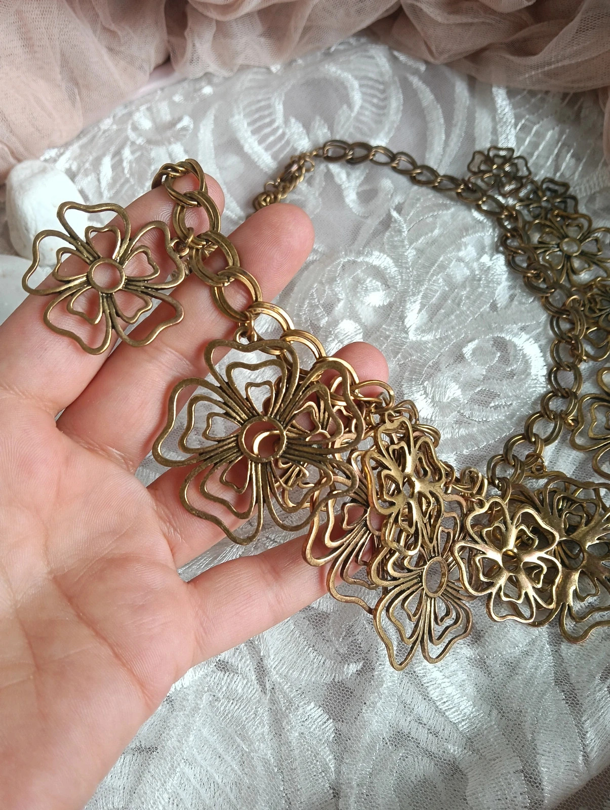 Vintage maxi flower necklace