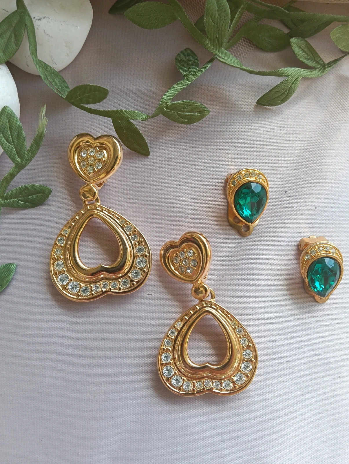 Vintage bundle heart drop & emerald earrings