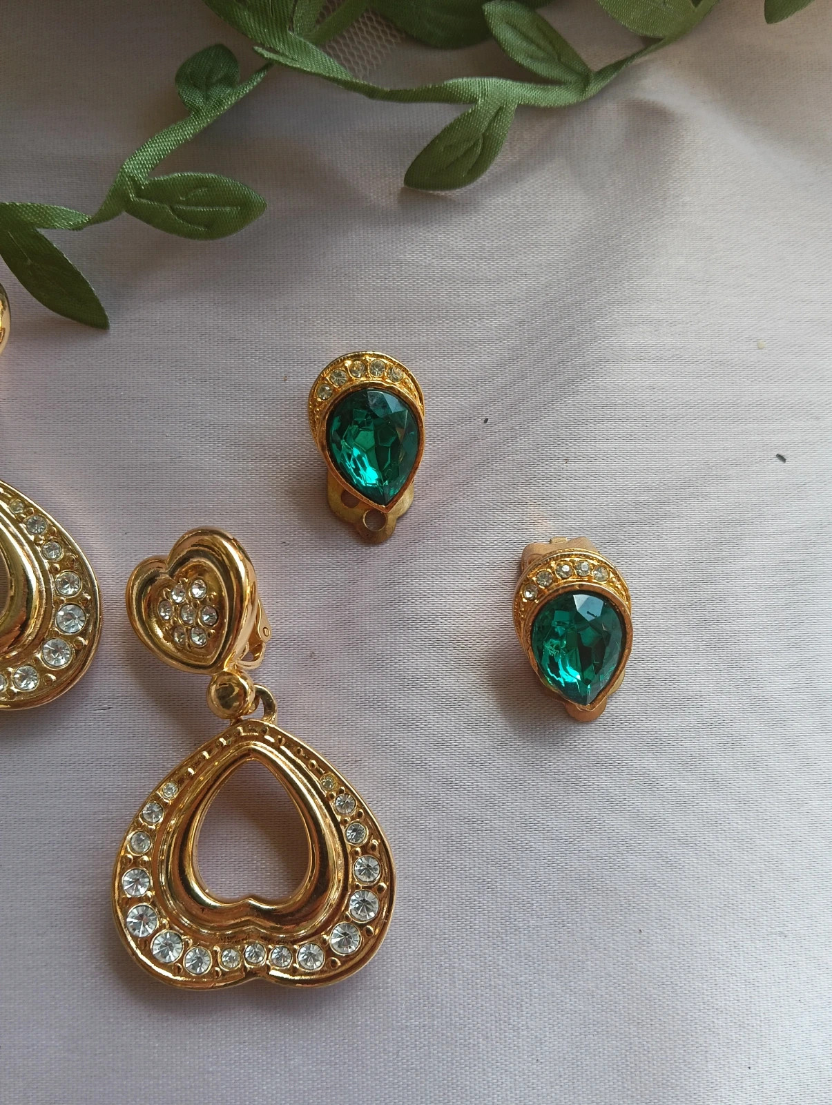 Vintage bundle heart drop & emerald earrings – Vintage Chic 2