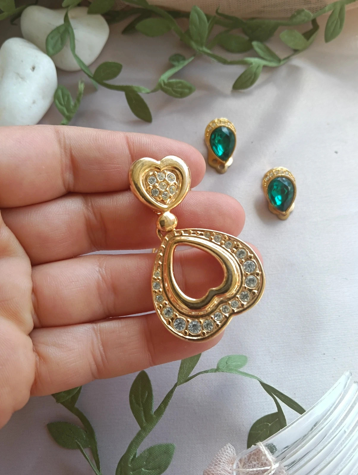 Vintage bundle heart drop & emerald earrings – Vintage Chic 4