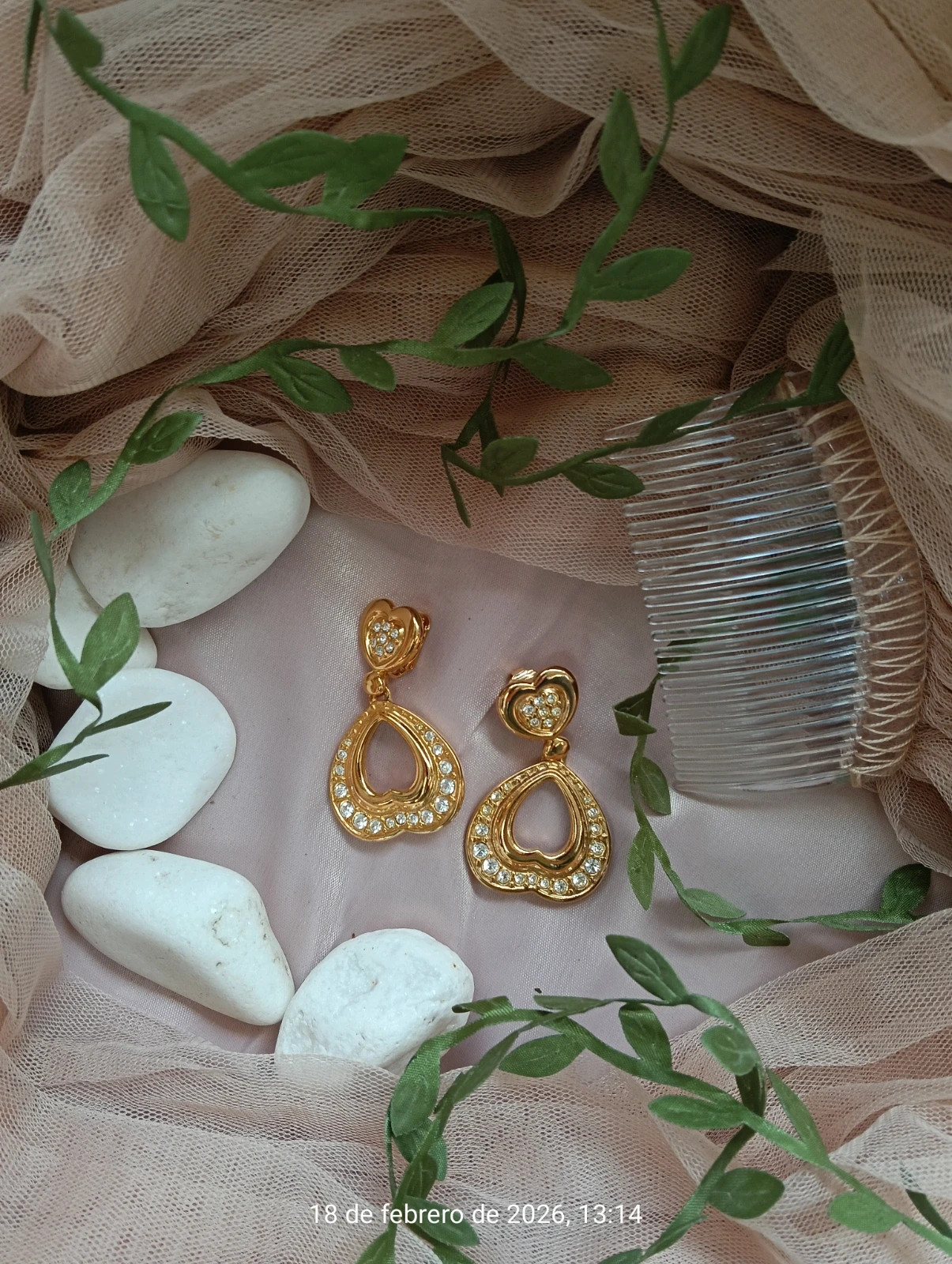 Vintage 80s gold tone heart drop clip-on earrings with crystal – Vintage Chic 3