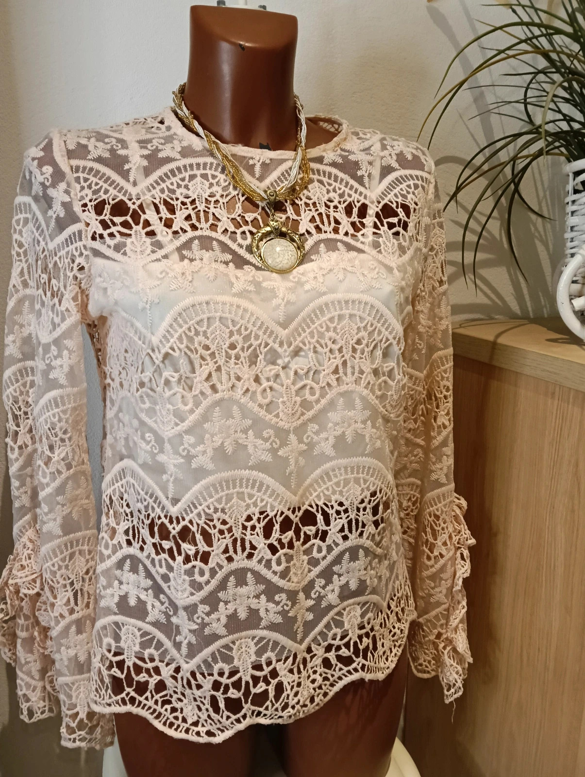 Vintage boho Pink guipure lace blouse with tiered bell slevees – Vintage Dressing – taille L / 40 / 12 2