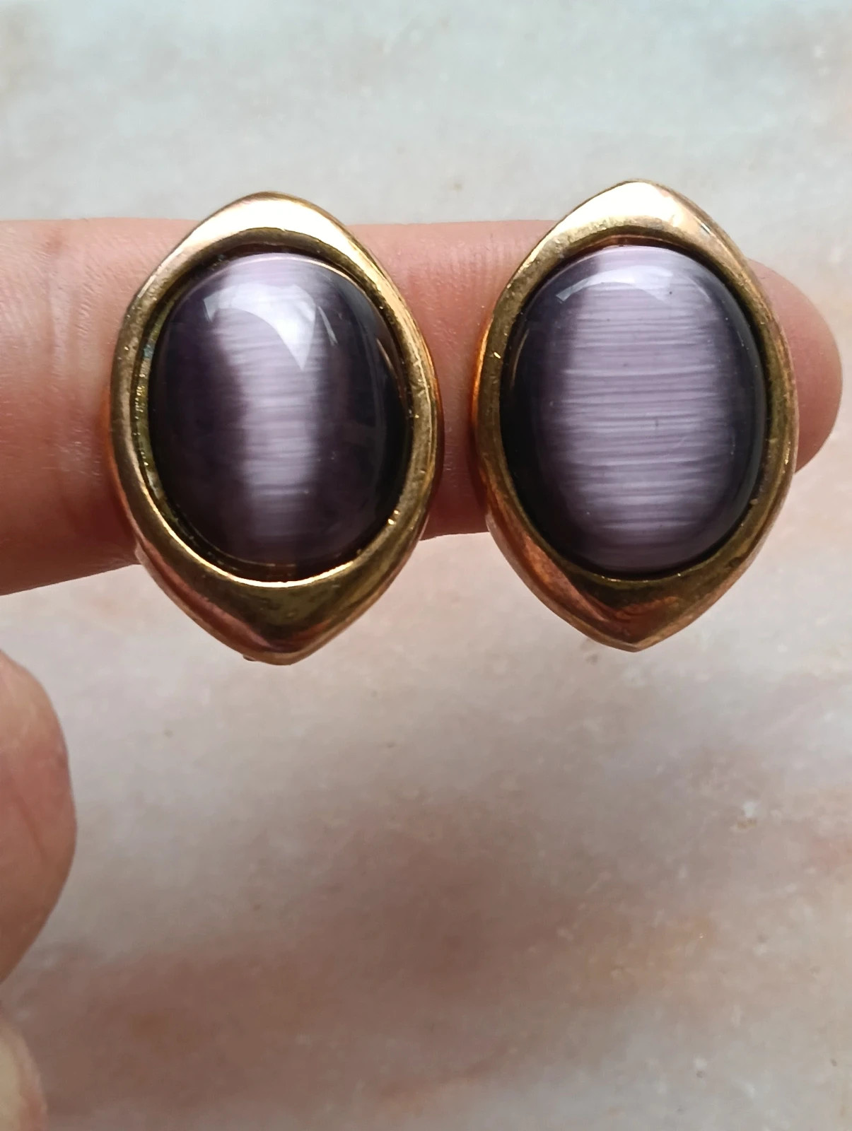 Vintage iridiscent earrings 80s gold plated clip