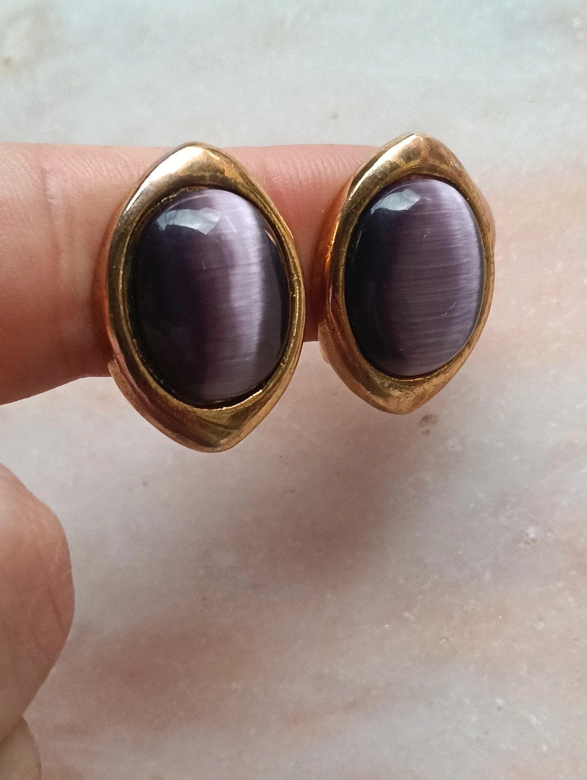 Vintage iridiscent earrings 80s gold plated clip – Vintage Love 2