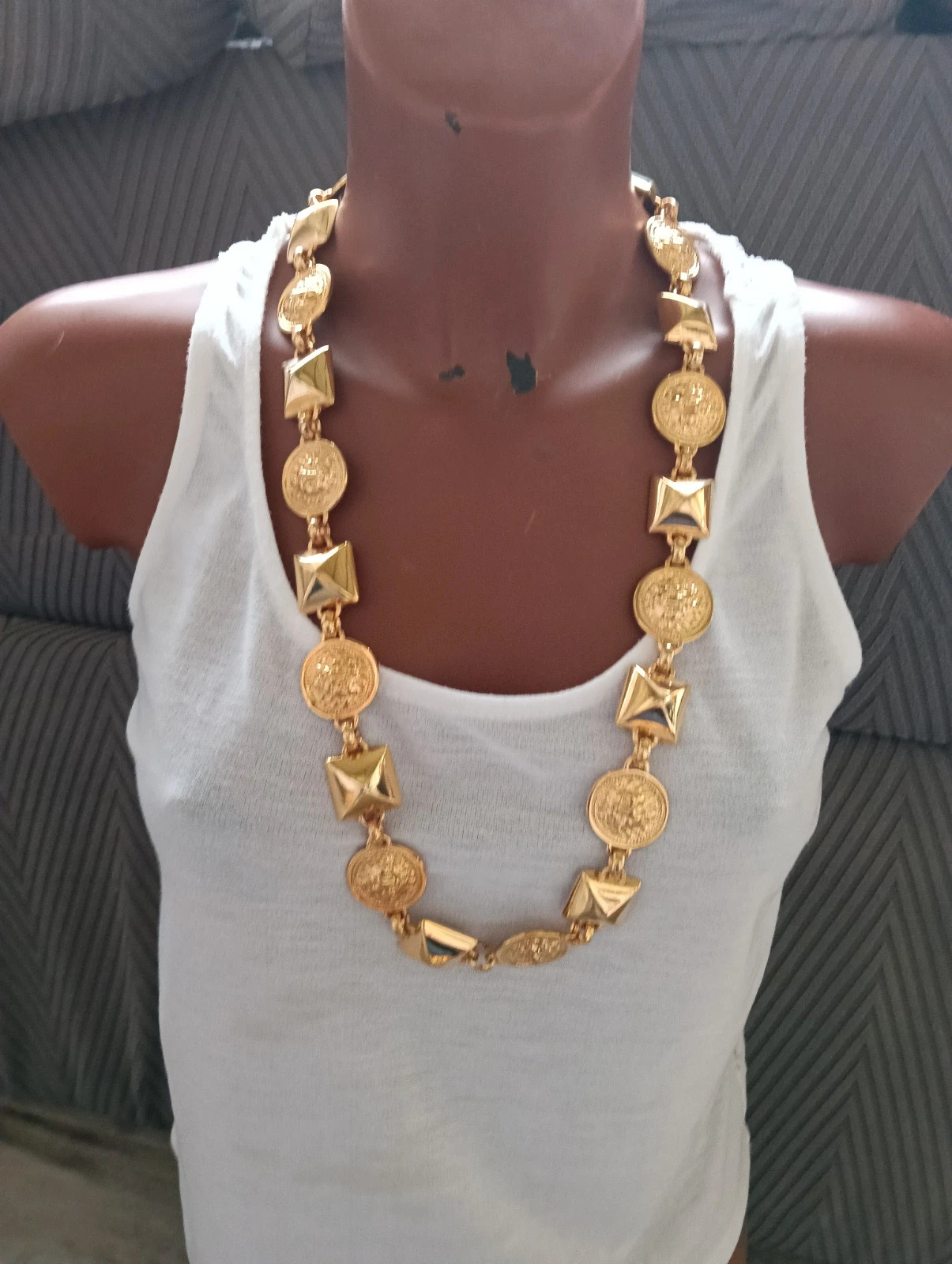 Vintage 90s gold tone medallion lion stud statement chain belt gold plated – Vintage Dressing – taille 90 cm 2