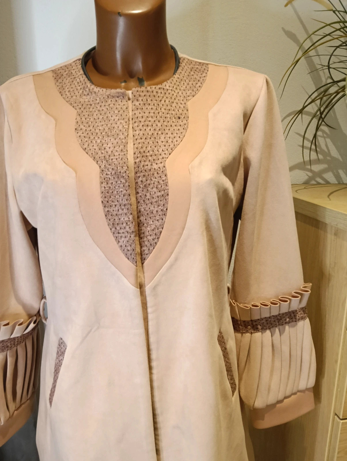 Vintage Peach faux suede longline coat with pleated bell slevees – Vintage Chic – taille XXL / 44 / 16 4