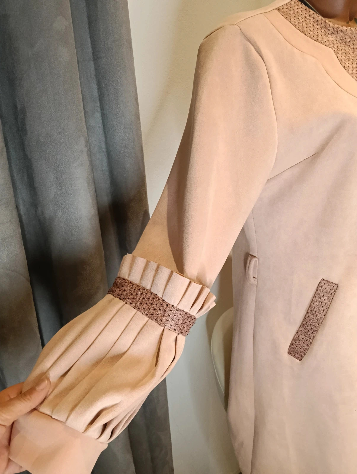 Vintage Peach faux suede longline coat with pleated bell slevees – Vintage Chic – taille XXL / 44 / 16 5