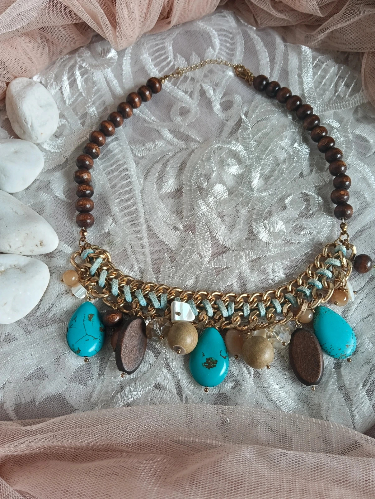 Vintage boho stat neklace Chunky gold chain with turquoise teardrops wood beads
