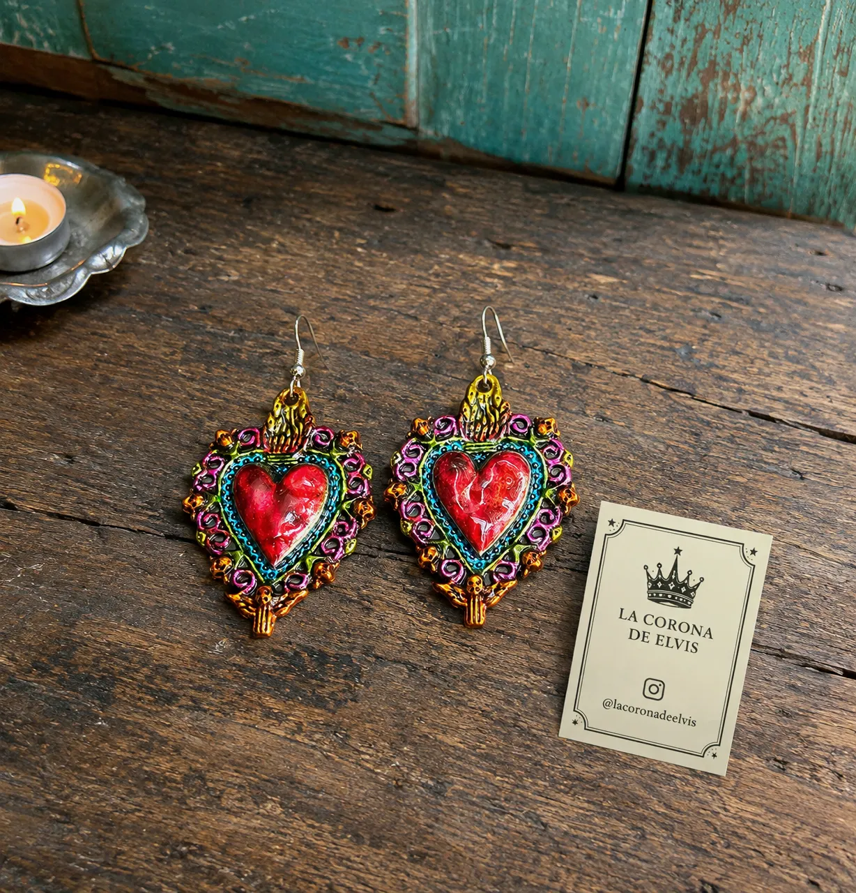Pendientes esmaltados tipo Ex Voto  – La corona de Elvis 4