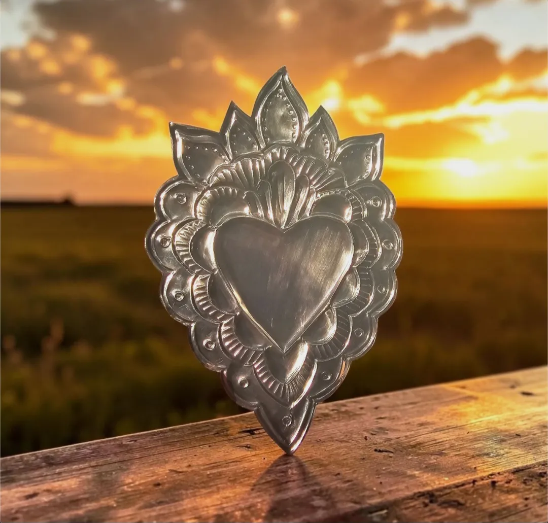Ex Voto Sagrado Corazon – La corona de Elvis 6