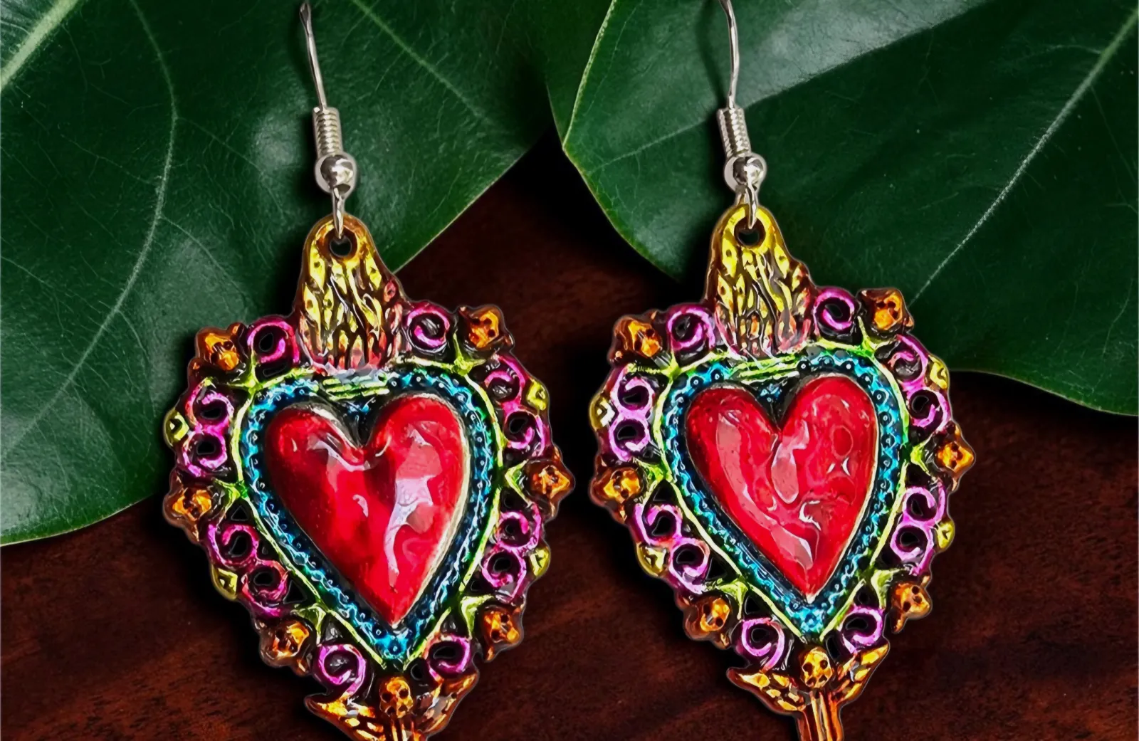 Pendientes esmaltados tipo Ex Voto  – La corona de Elvis 3