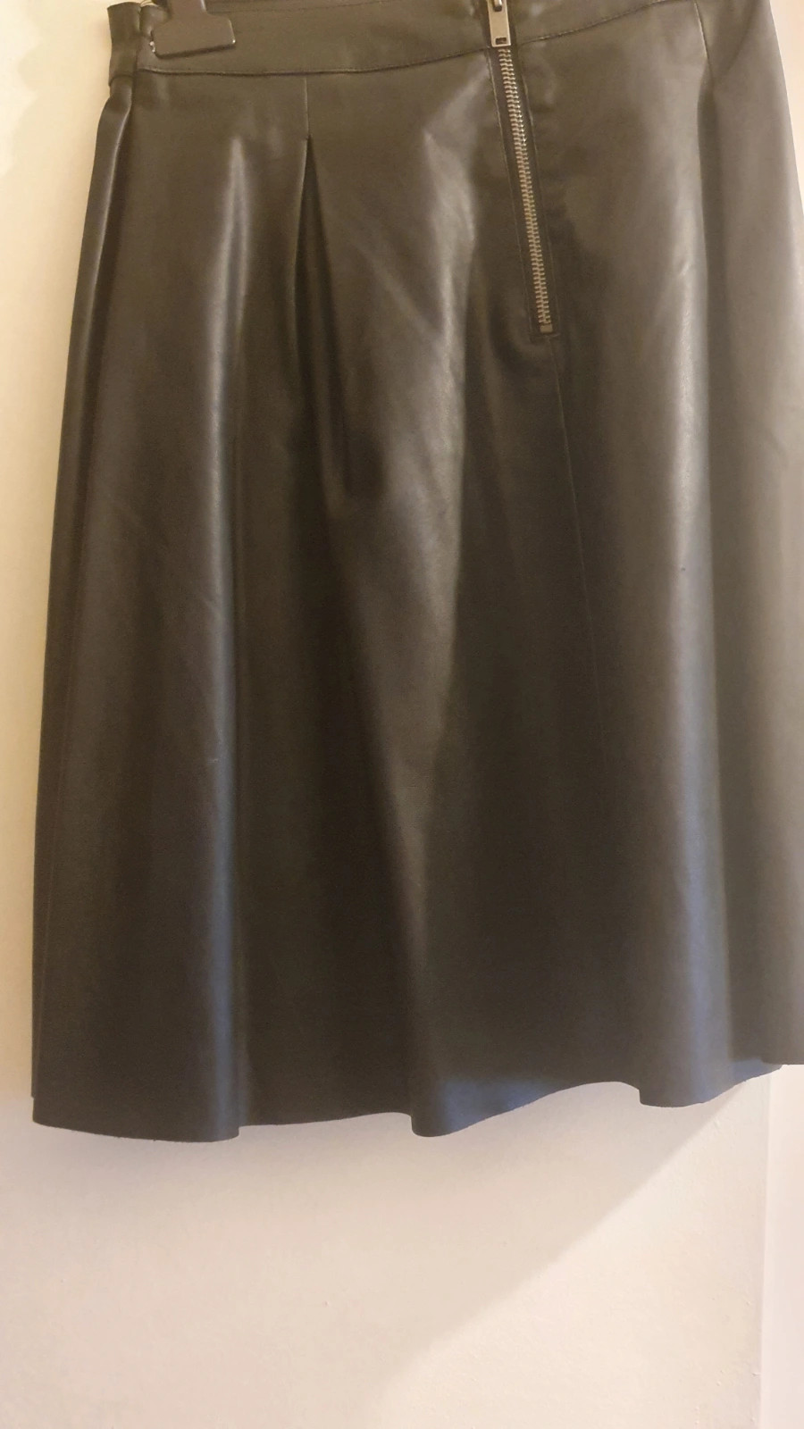 Jupe en simili cuir – ONLY – taille M / 38 / 10 2