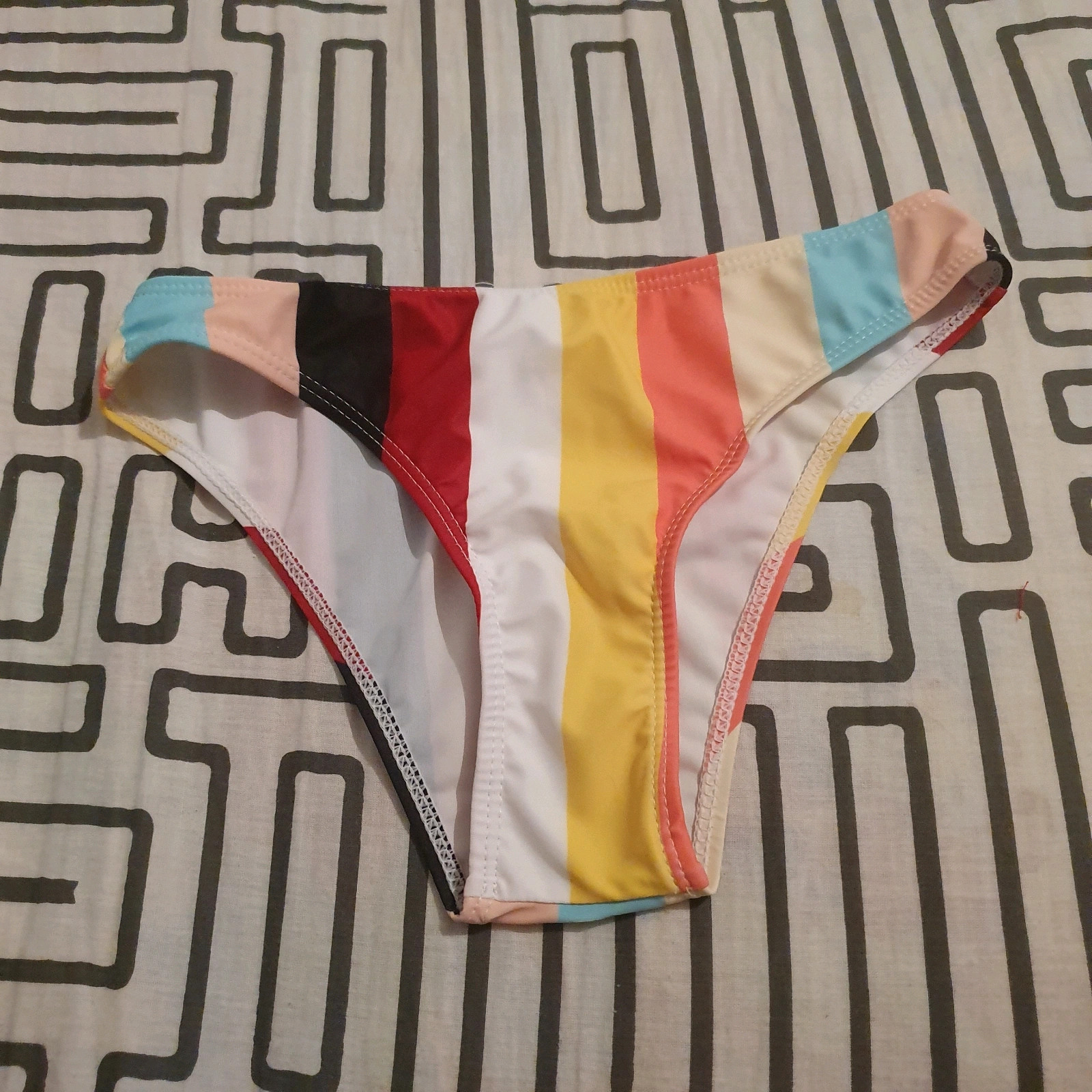 Maillot de bain – taille M / 38 / 10 4