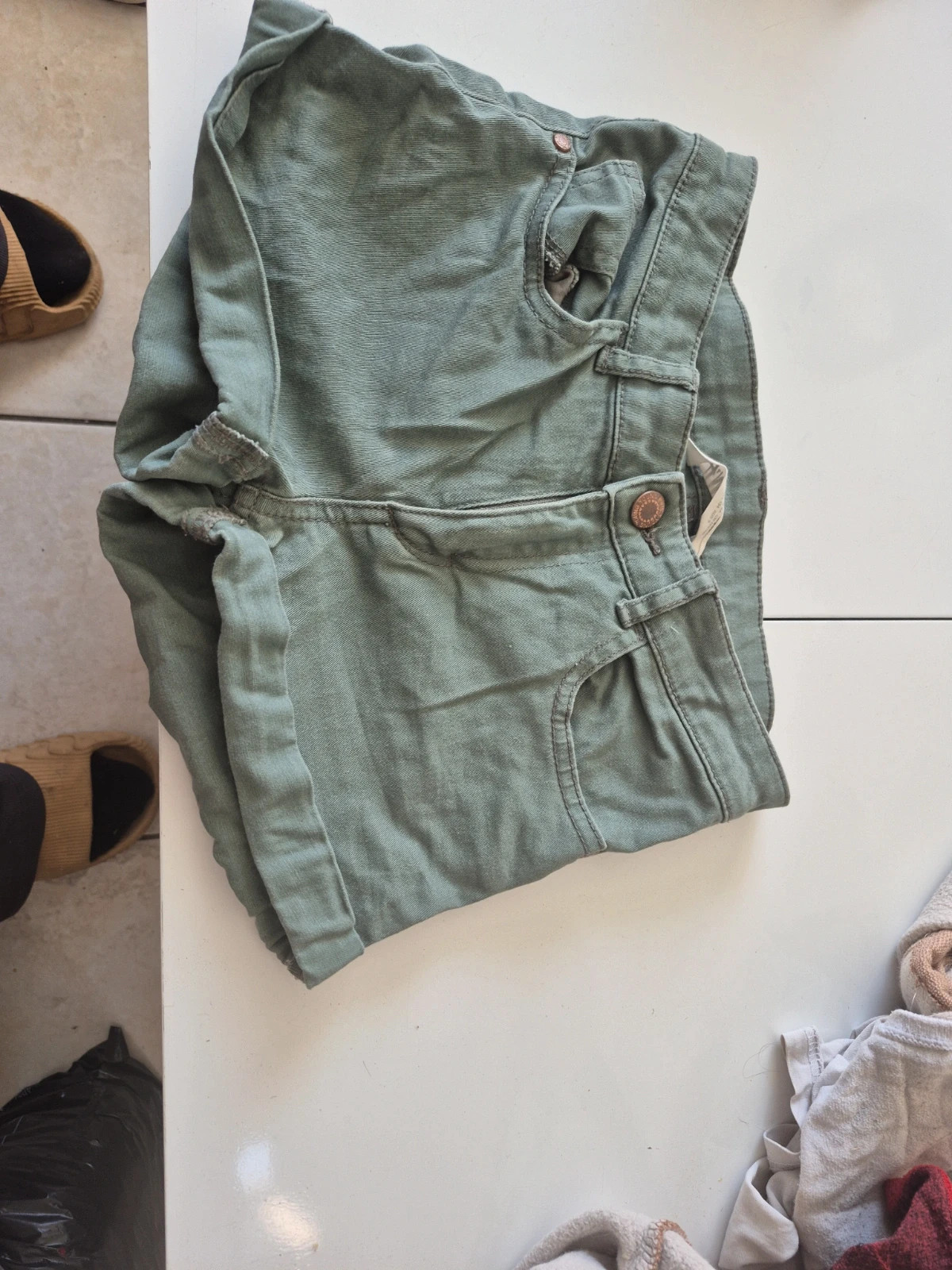 Short fille