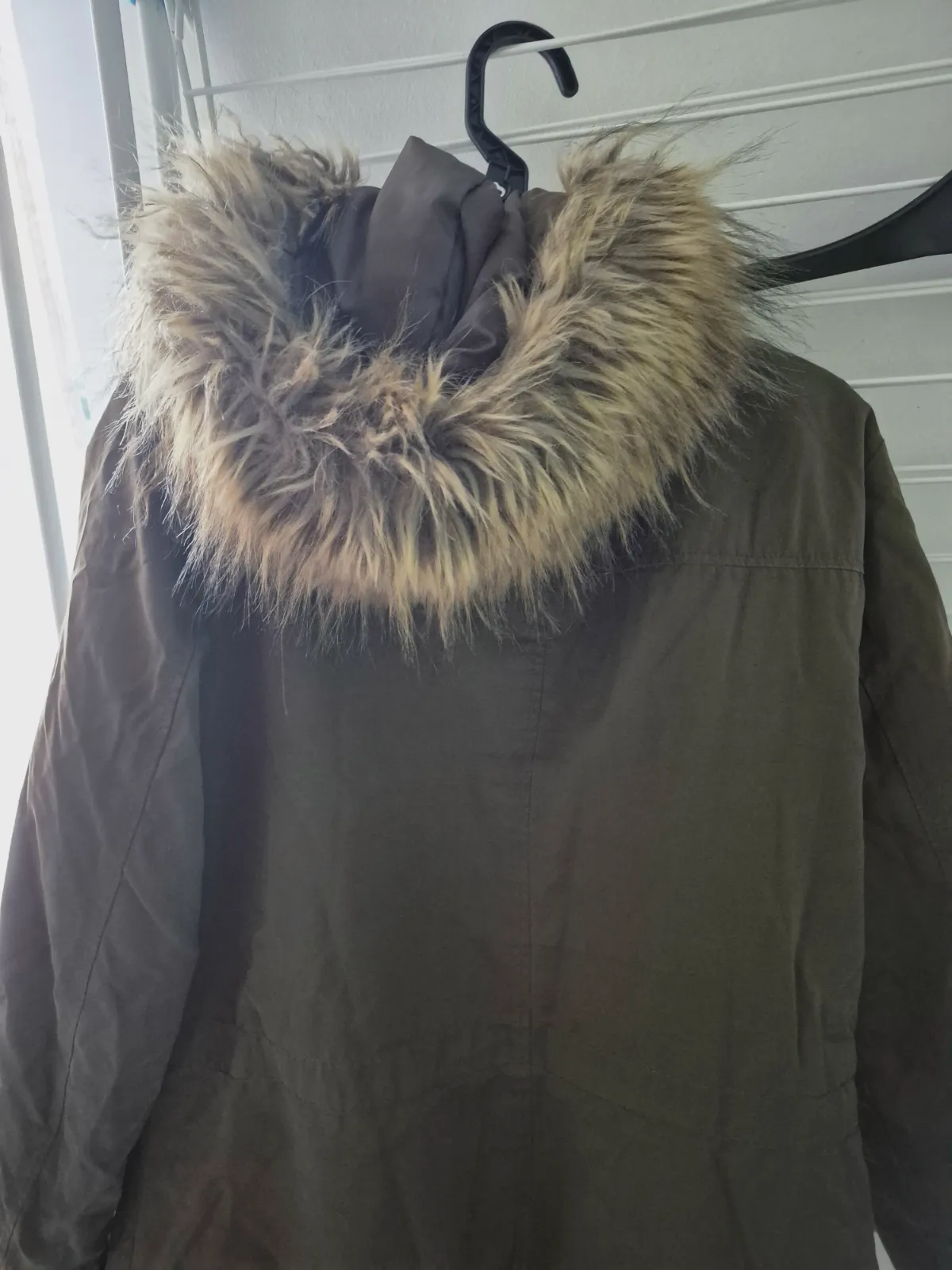Parka Etam kaki avec capuche fausse fourrure – Etam – taille XS 2